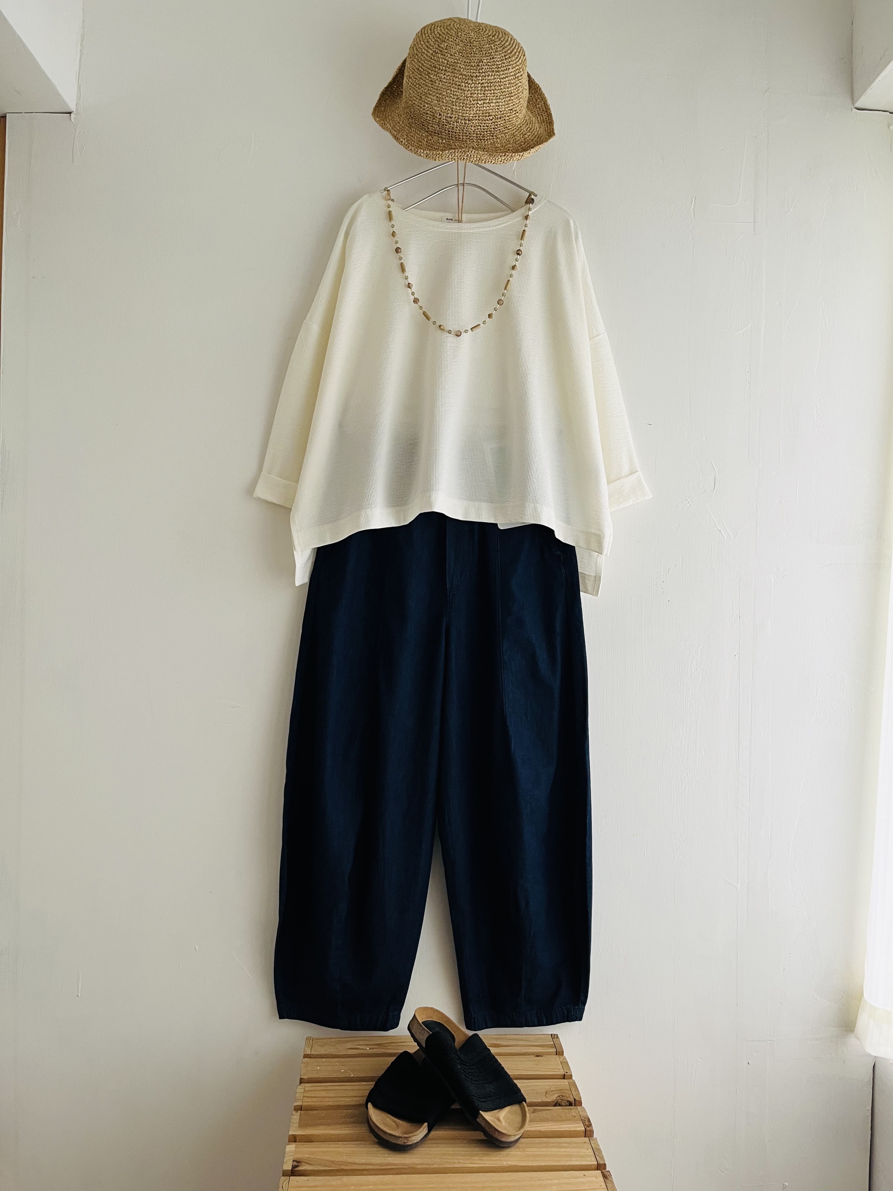 日本製A U G白色暗紋條子top