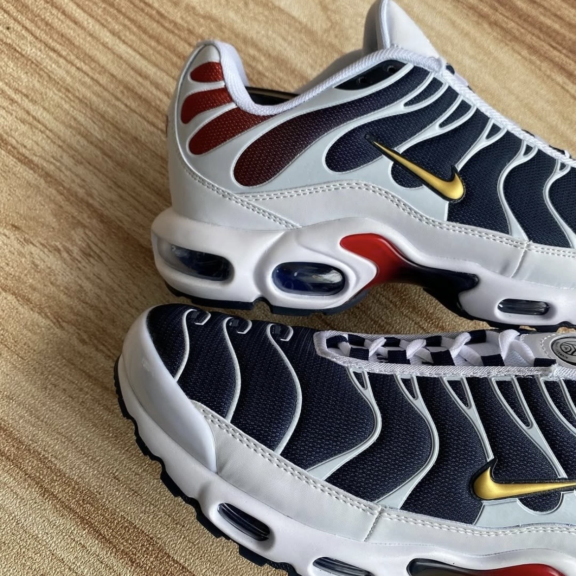 NIKE AIR MAX PLUS 紅白藍 “PARIS SAINT GERMAIN” 休閒 PSG 男鞋 FZ4776-100