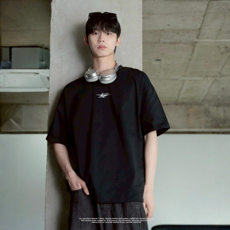 concept spaces未來刺繡短T