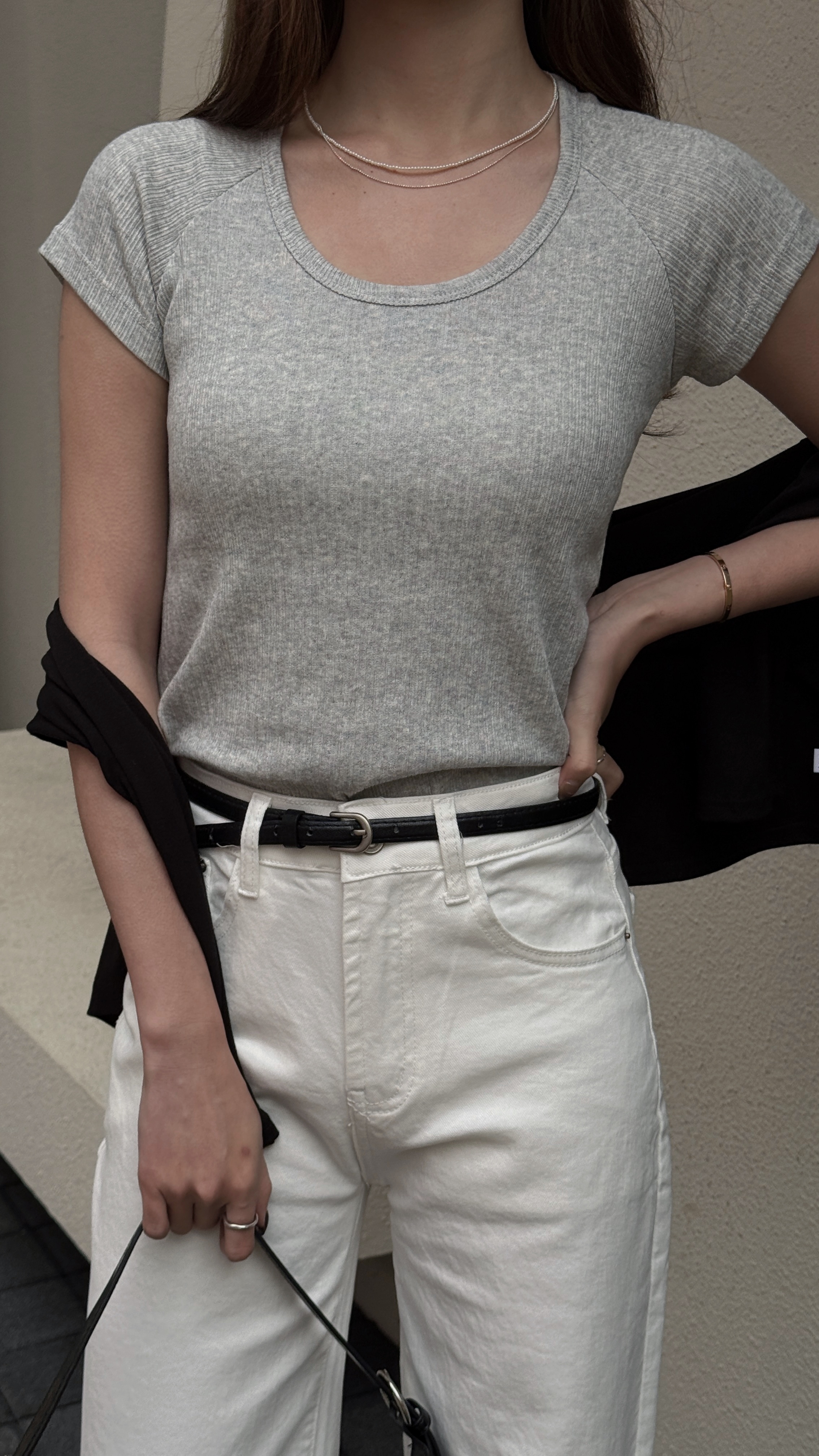 涼感彈力U領短袖上衣（ 2 colors )