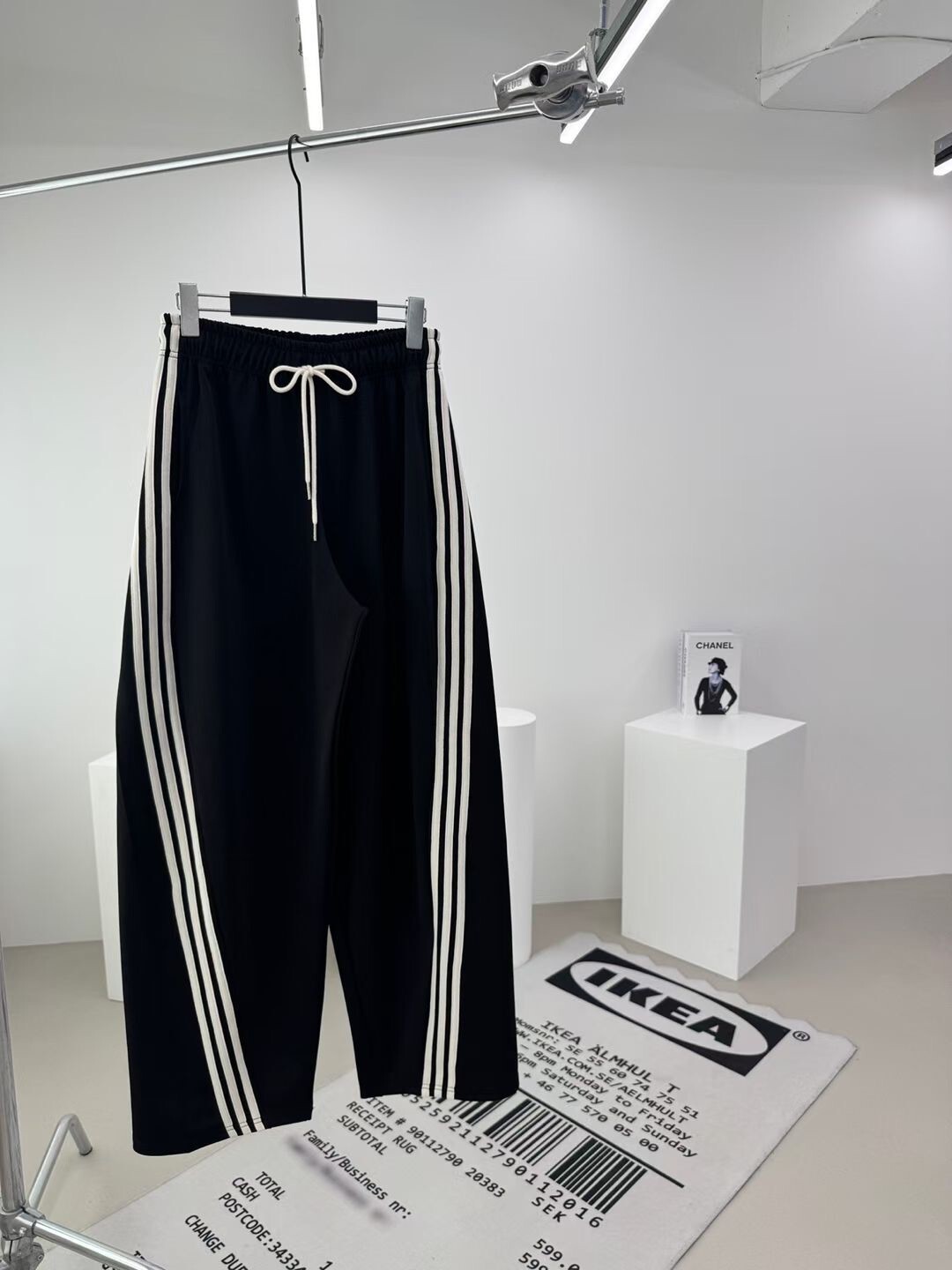 側斜三槓抽繩棉褲