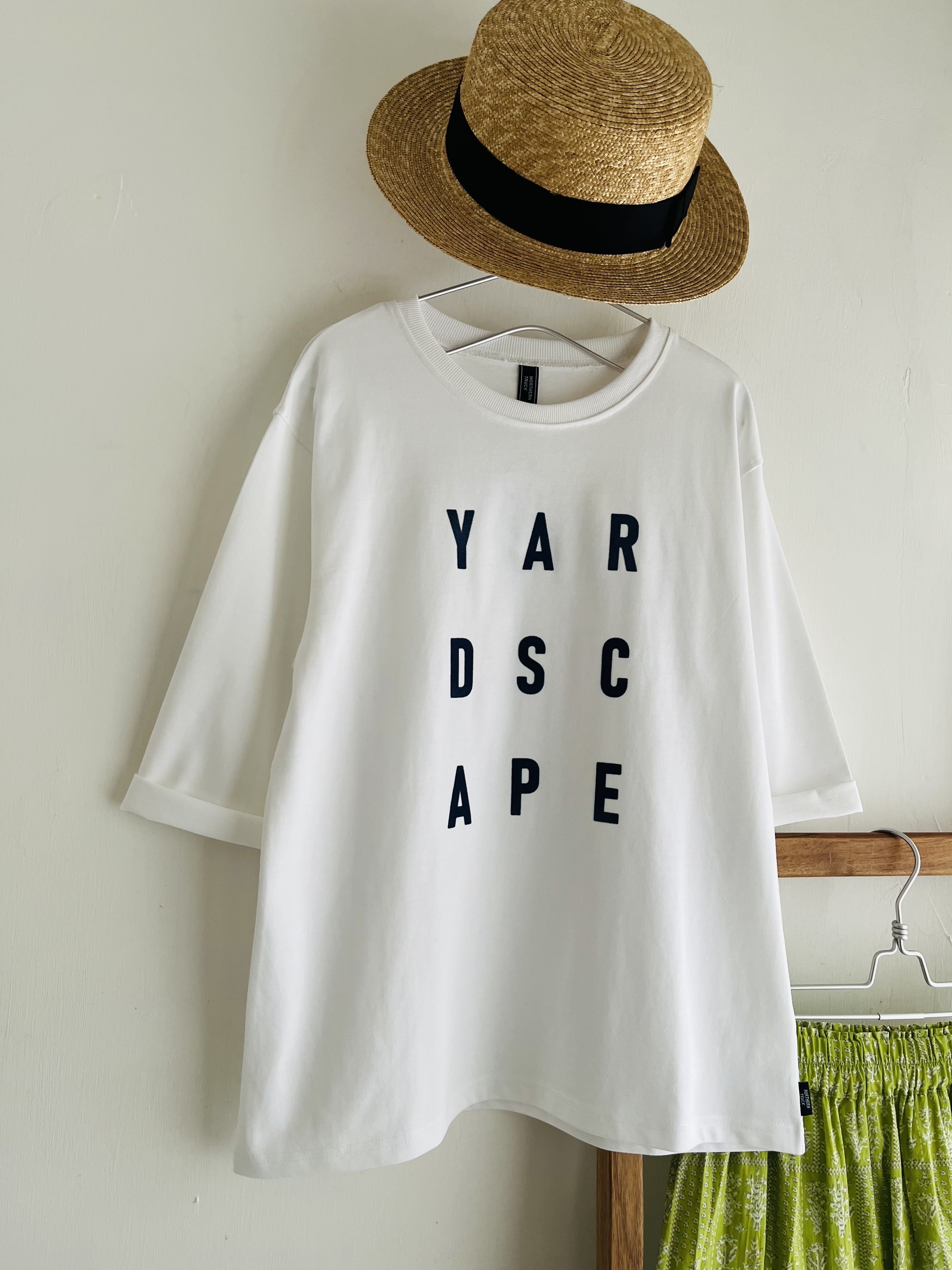 NORTHERN TRUCK白色圓領立體字tee