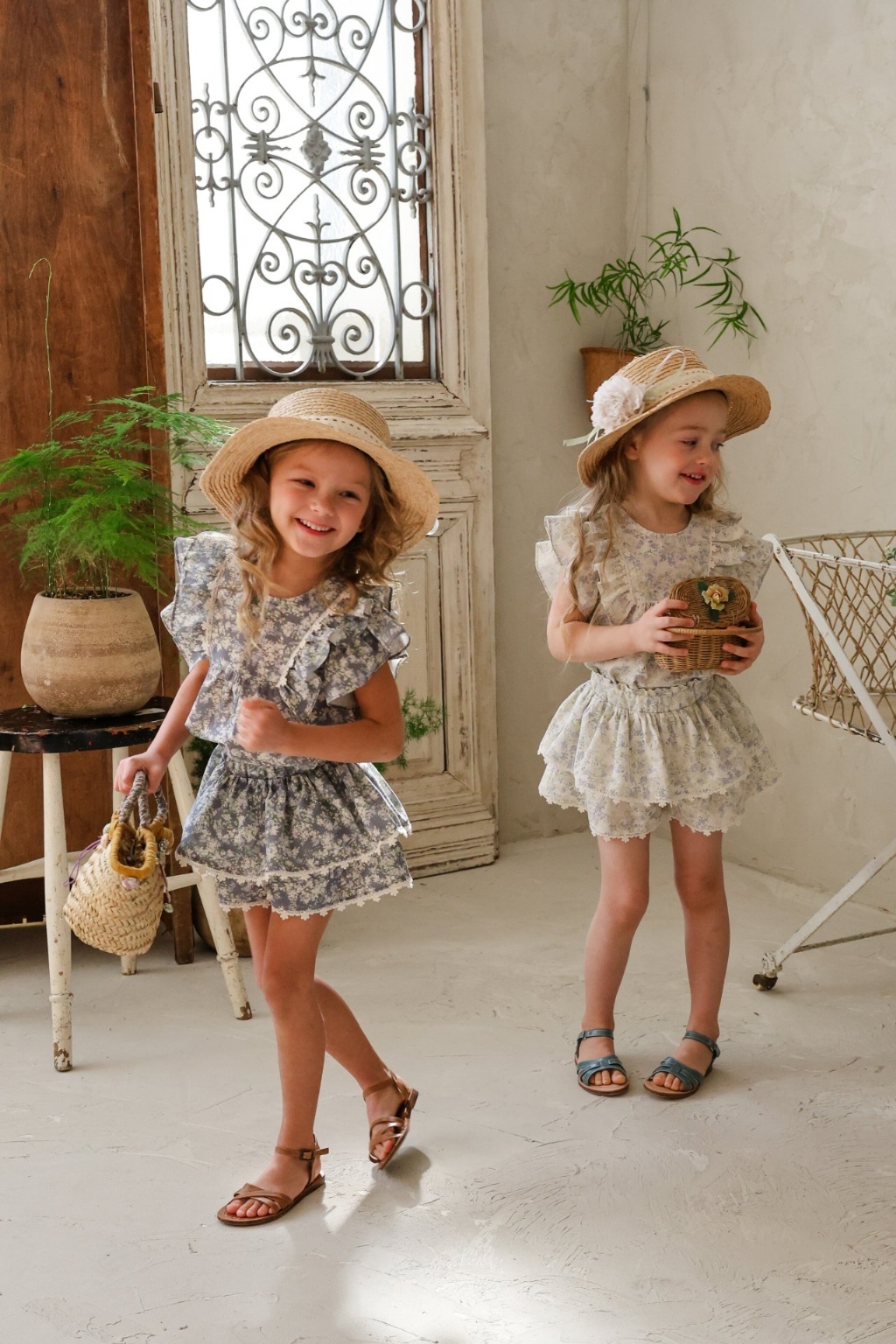 正韓夏Flo 兩色英式復古碎花短褲