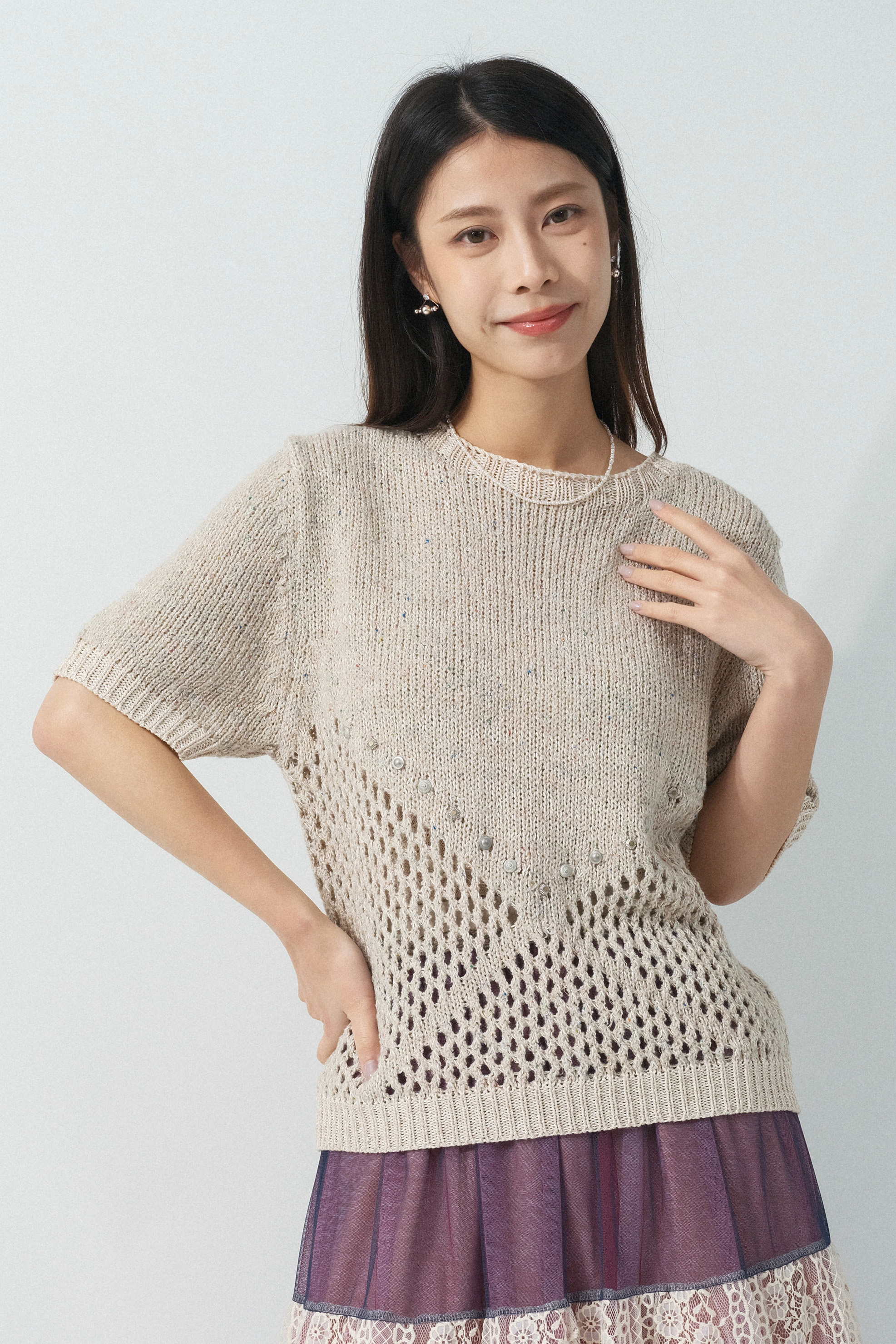 混款撞釘通花腳針織上衣（預購產品）