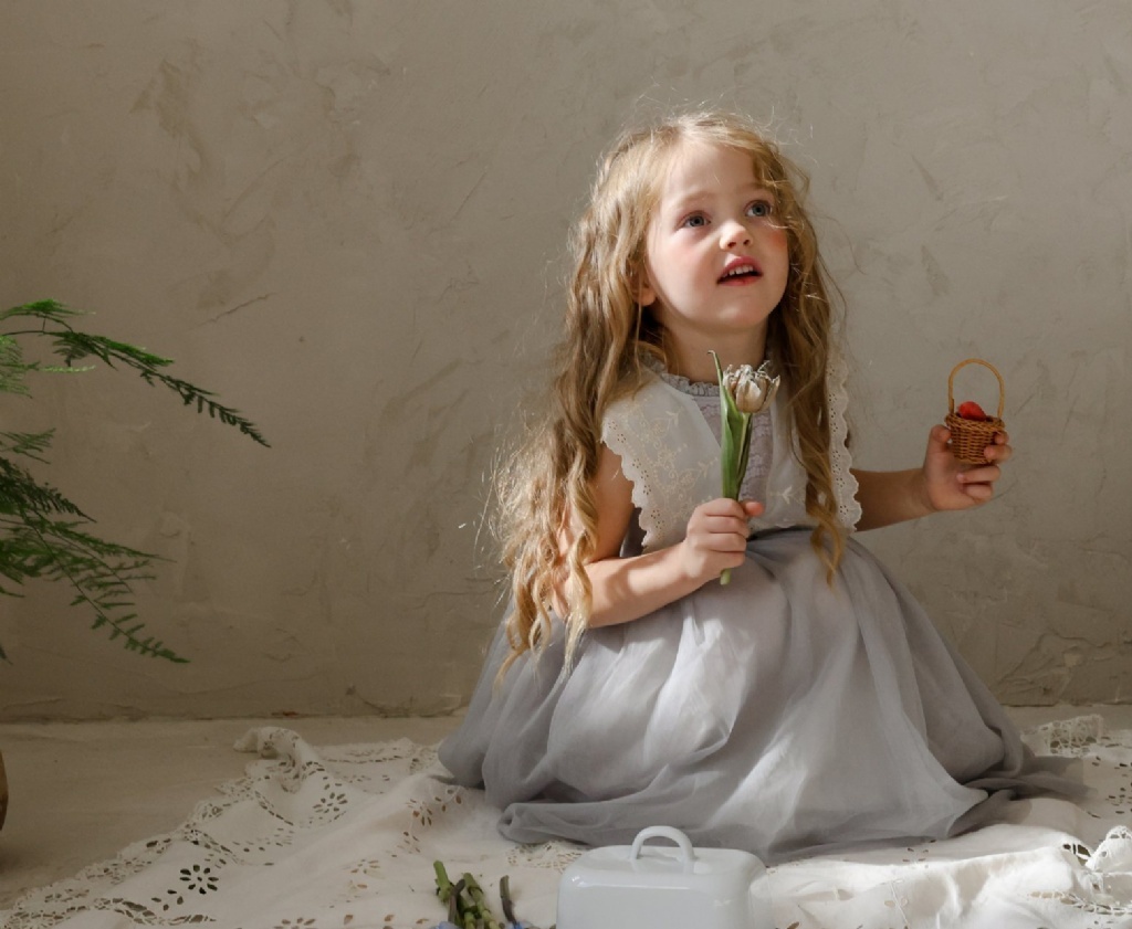 正韓夏Flo 兩色絕美空靈感洋裝