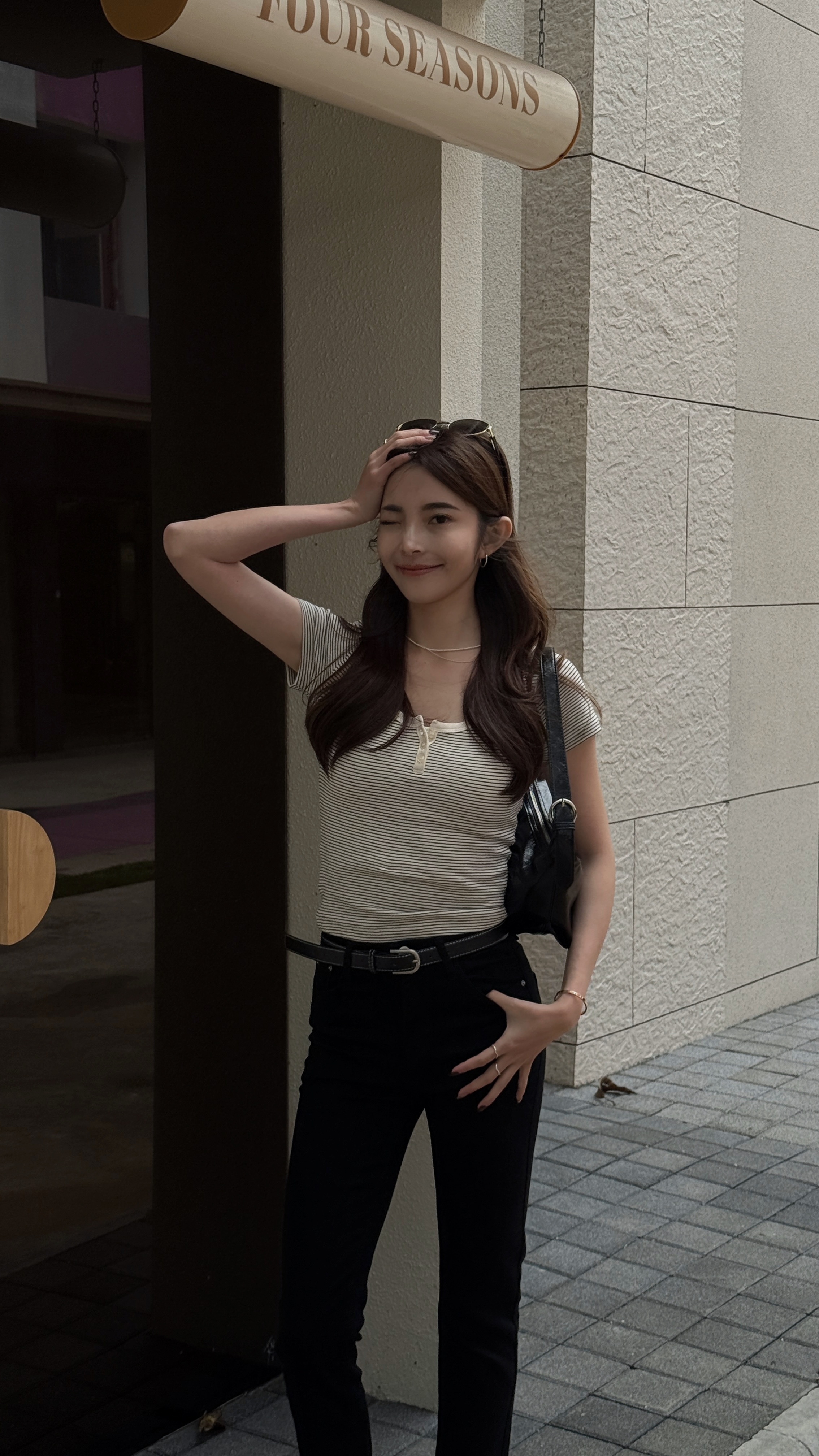 條紋圓領合身TEE