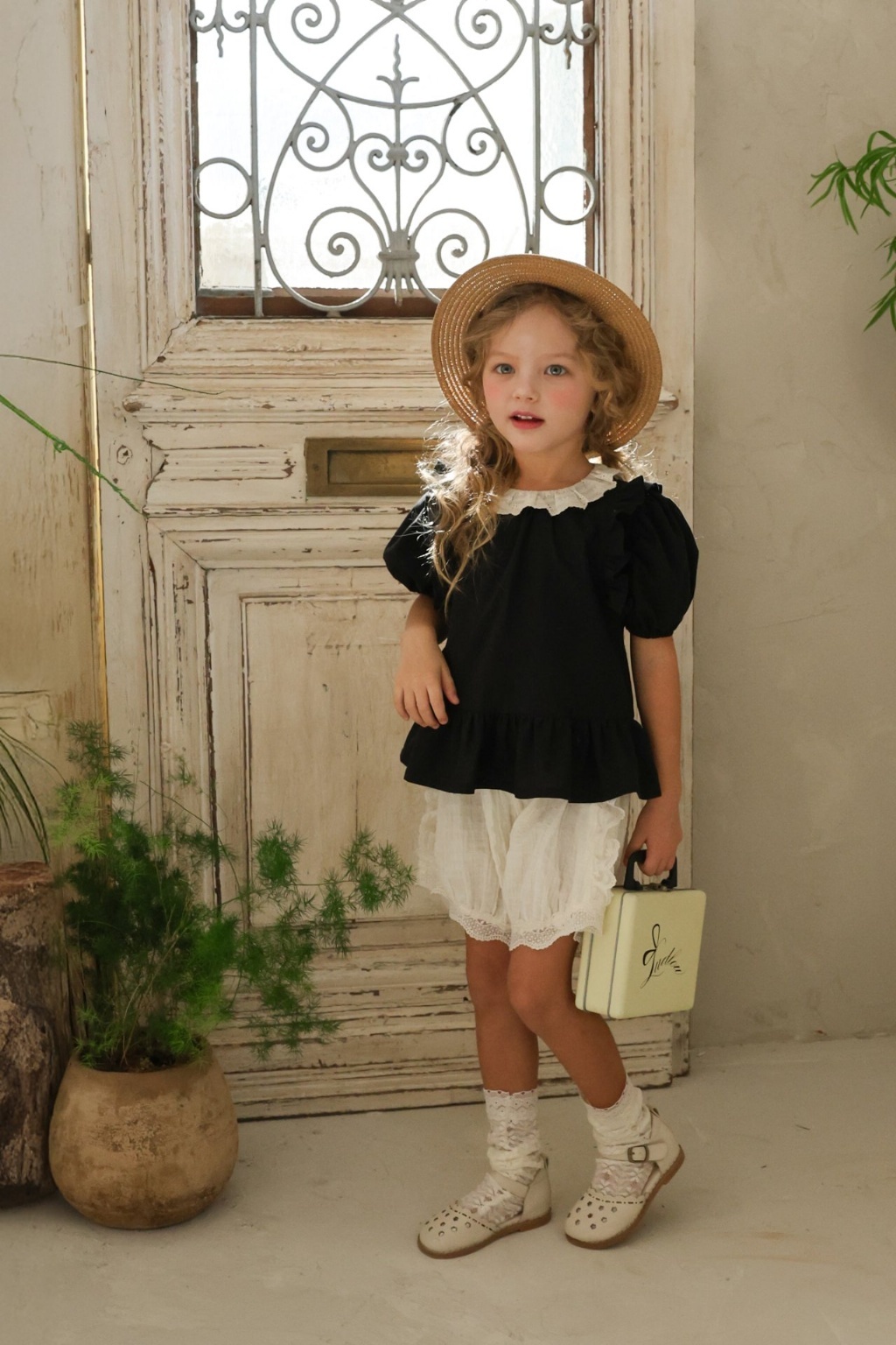 正韓夏Flo 兩色蕾絲麵包褲