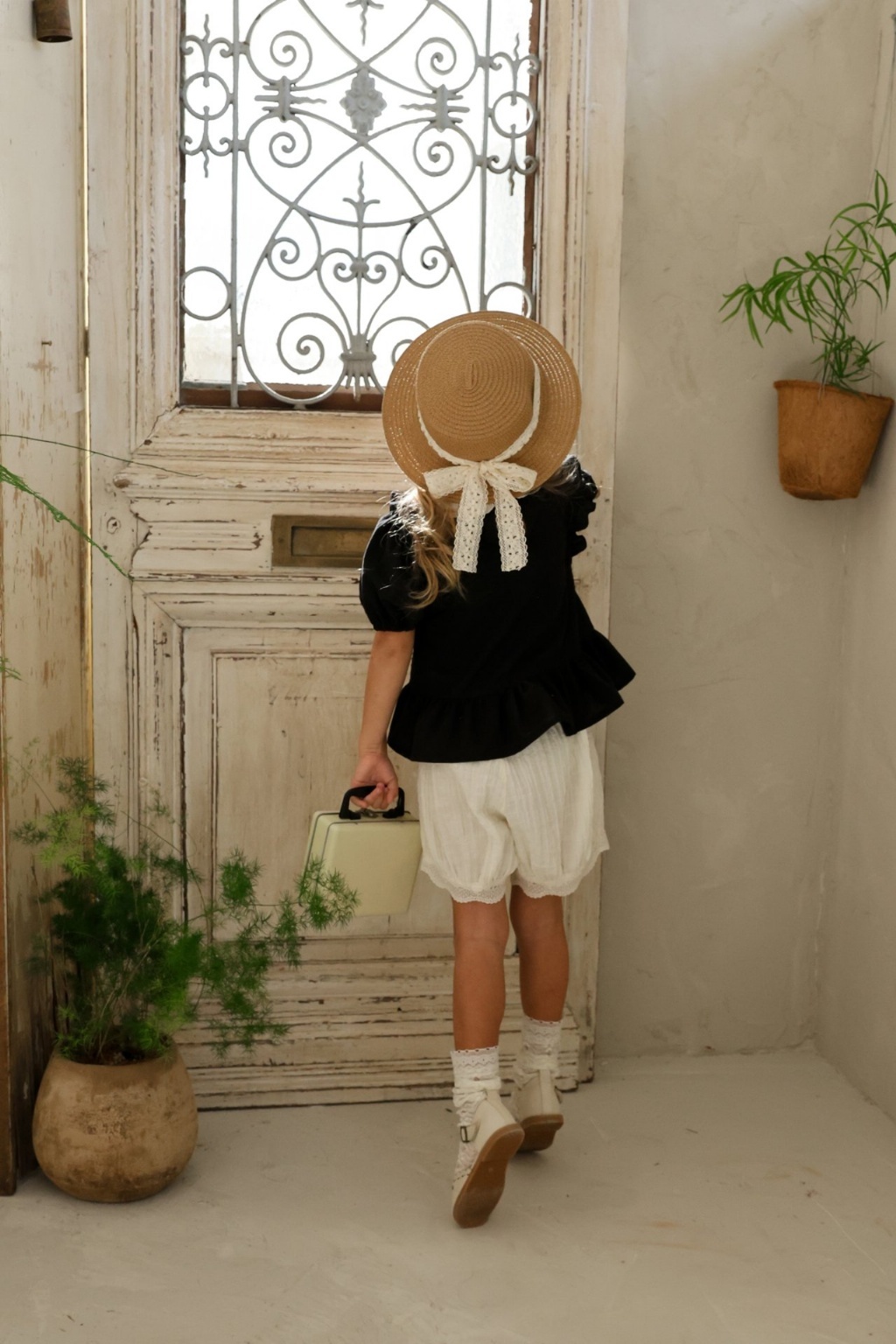 正韓夏Flo 兩色蕾絲麵包褲