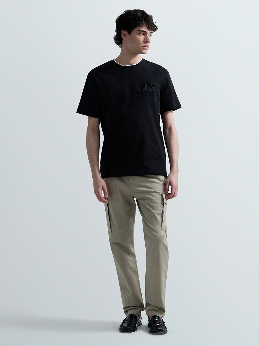 黑色刺繡純棉T-Shirt