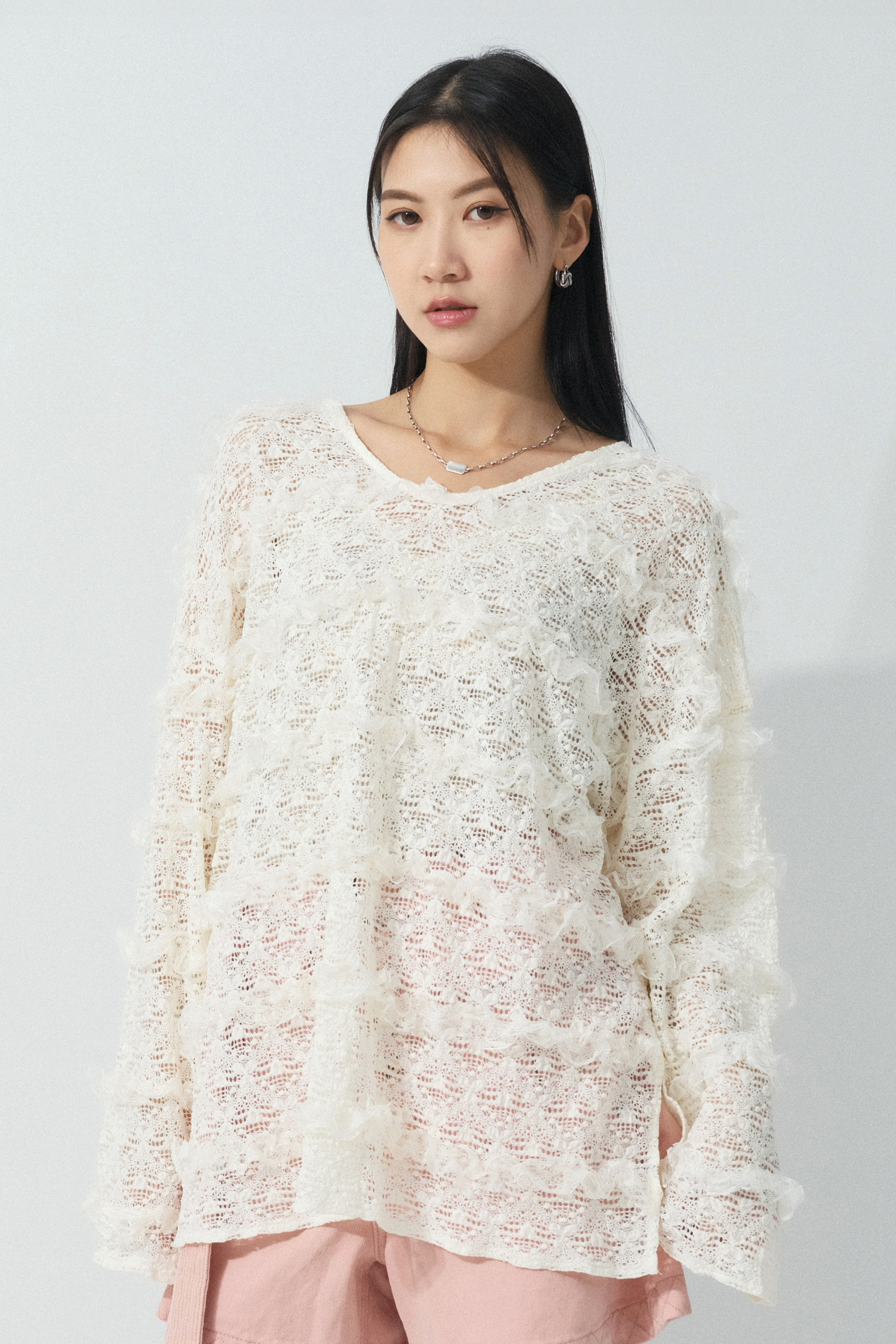 層層荷葉蕾絲通花上衣 (預購產品）