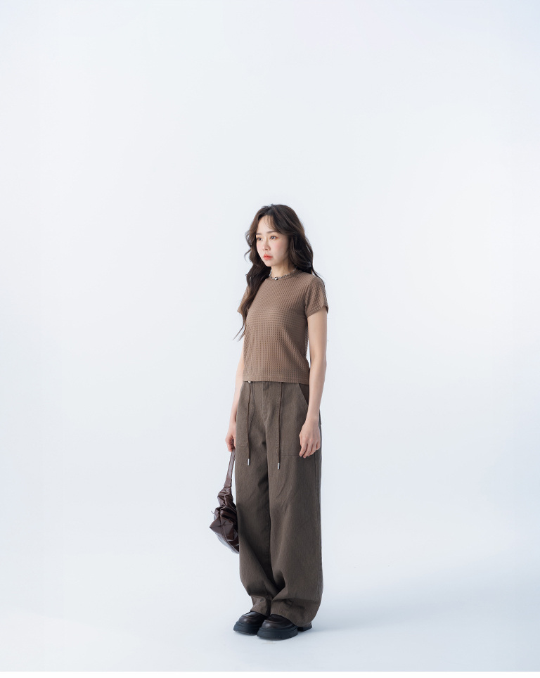 Washed drawstring cocoon-shaped trousers with large pockets. Available in two colors. Sizes: S/M/L.【04102019】in stock+pre-order