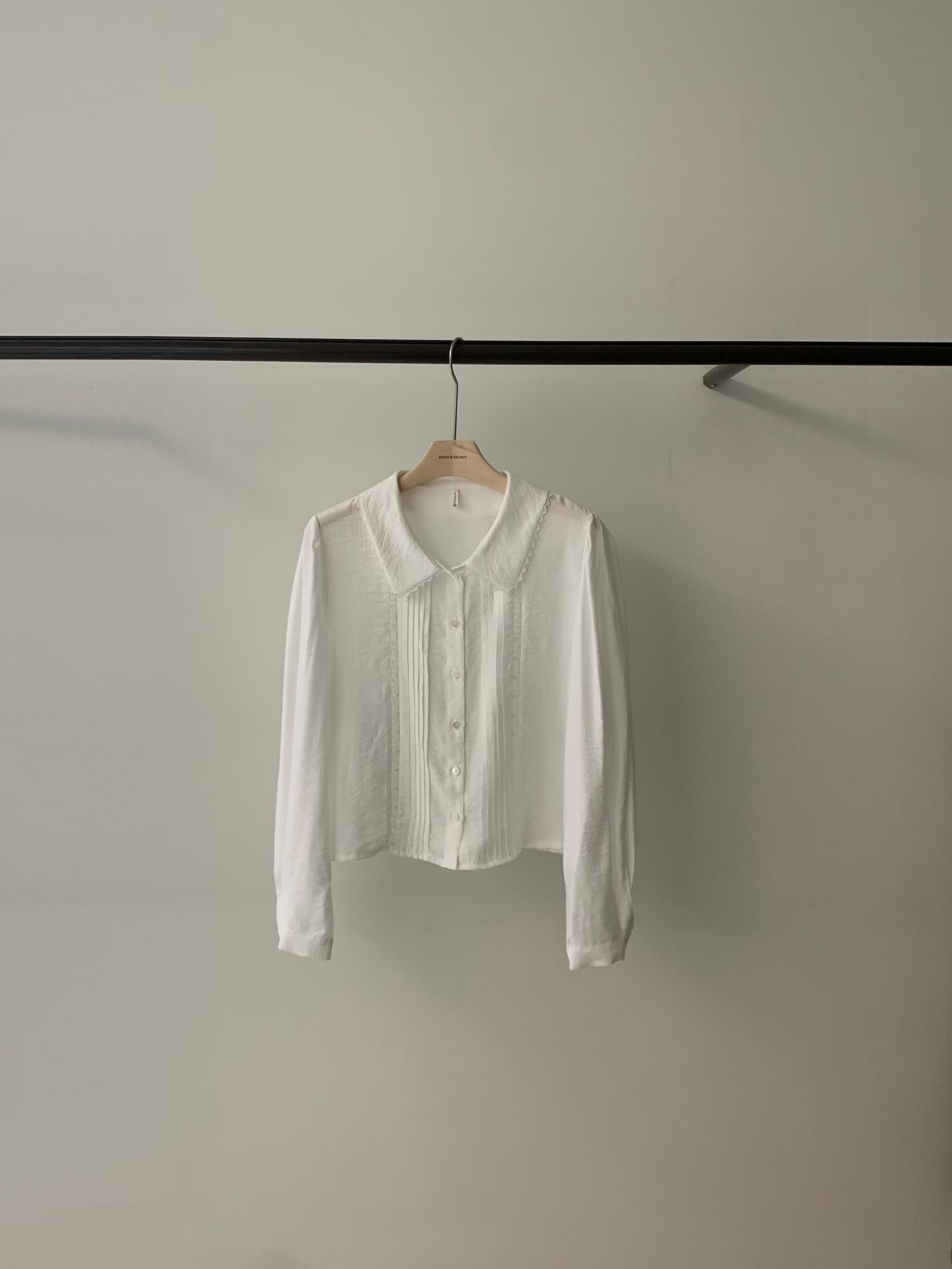 AY6003 小細節壓褶短襯衫