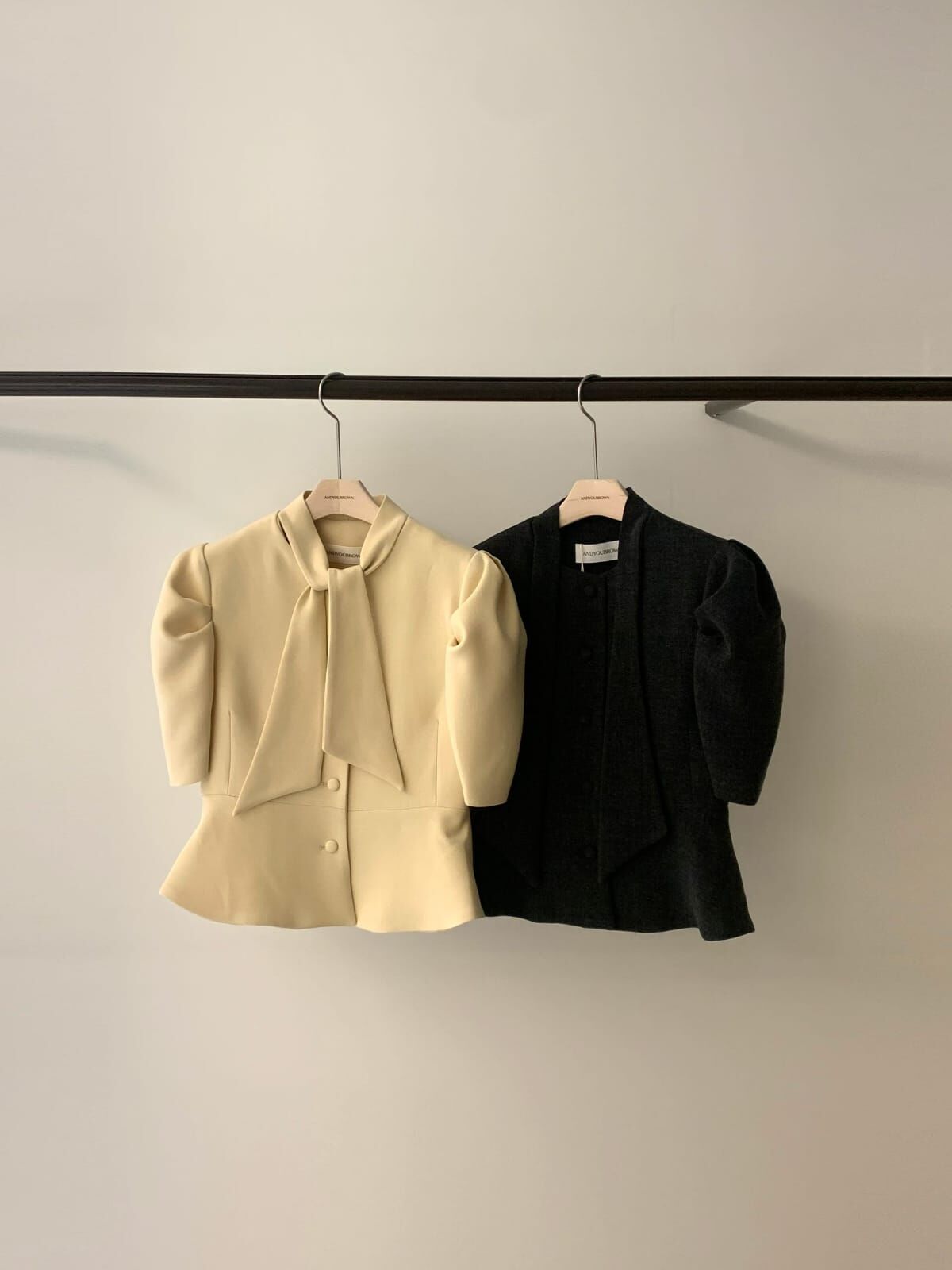 AY6012 公主泡泡袖裙擺上衣