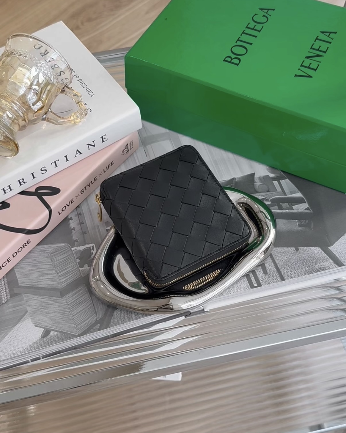 BV｜ZIP 環繞拉鍊短夾 黑金