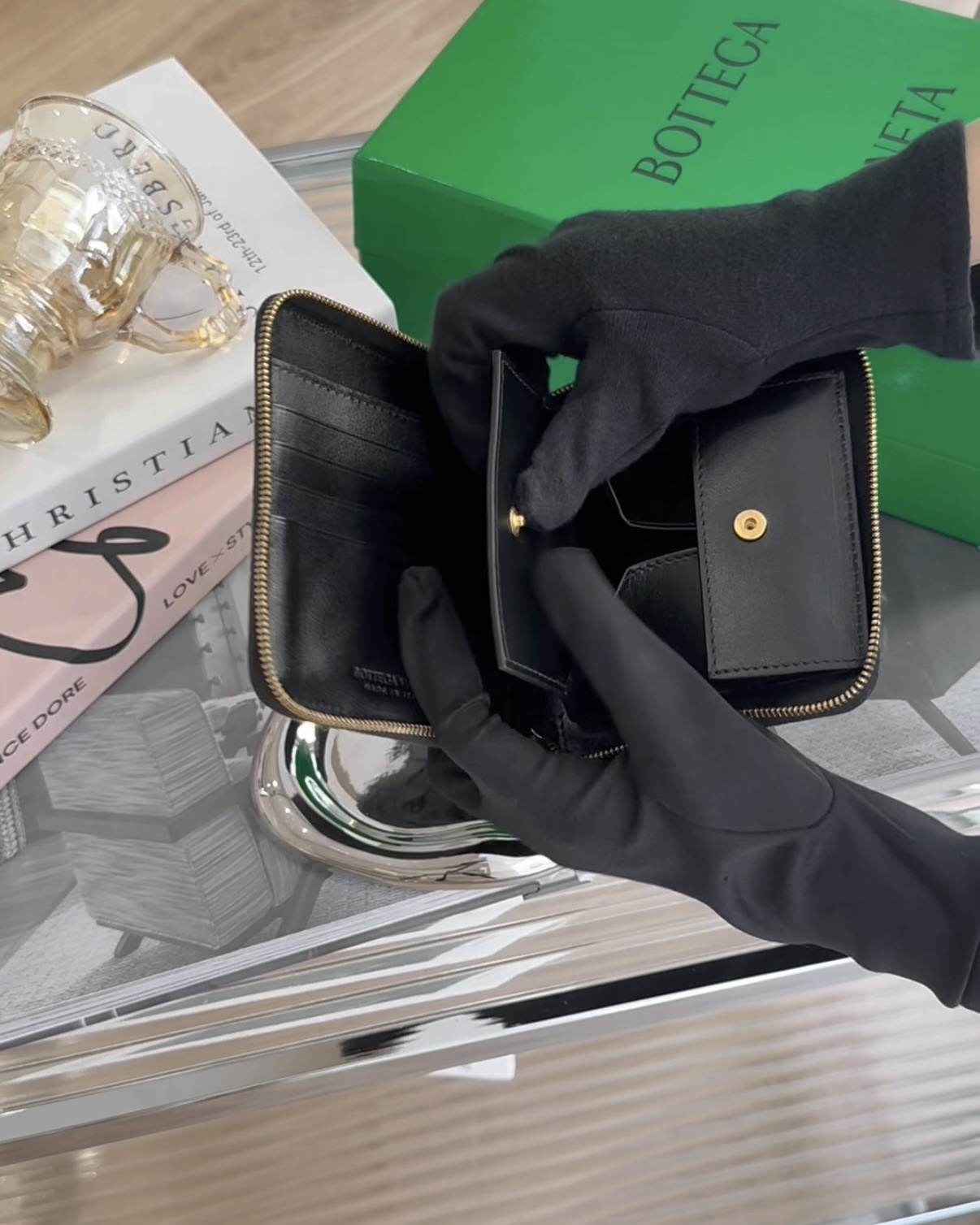 BV｜ZIP 環繞拉鍊短夾 黑金