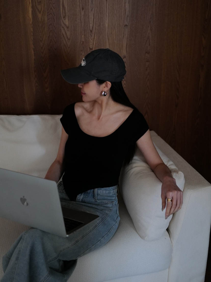 附胸墊下擺不規則U領罩杯T*4色