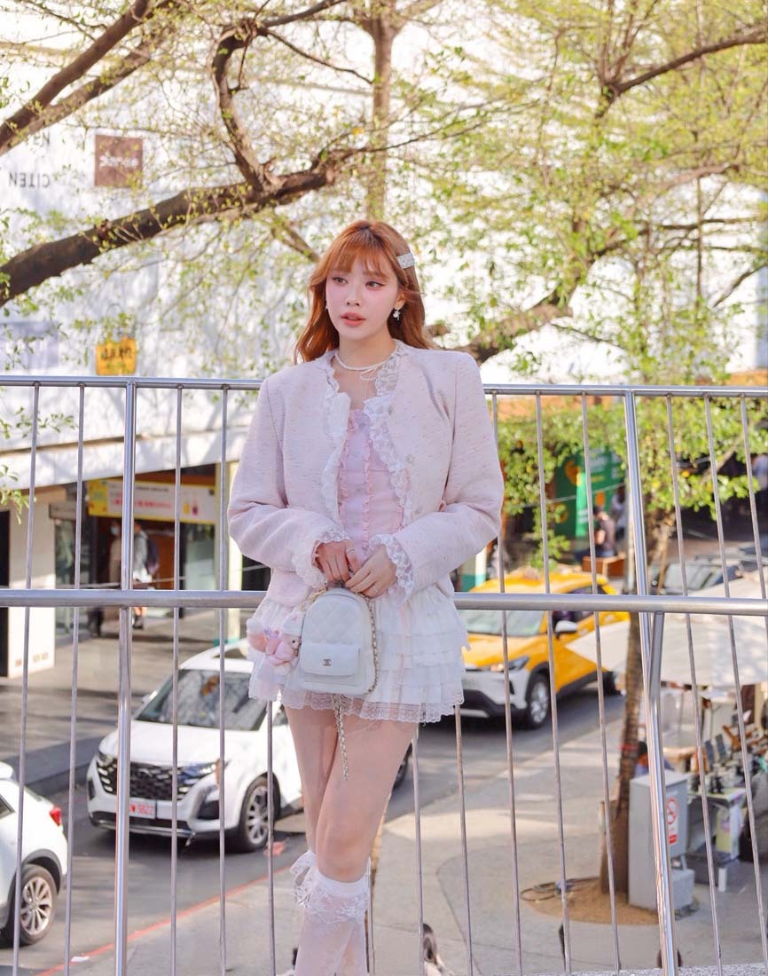 LINA LINA千金甜光小香風花呢蕾絲鑽石釦外套-唯美粉