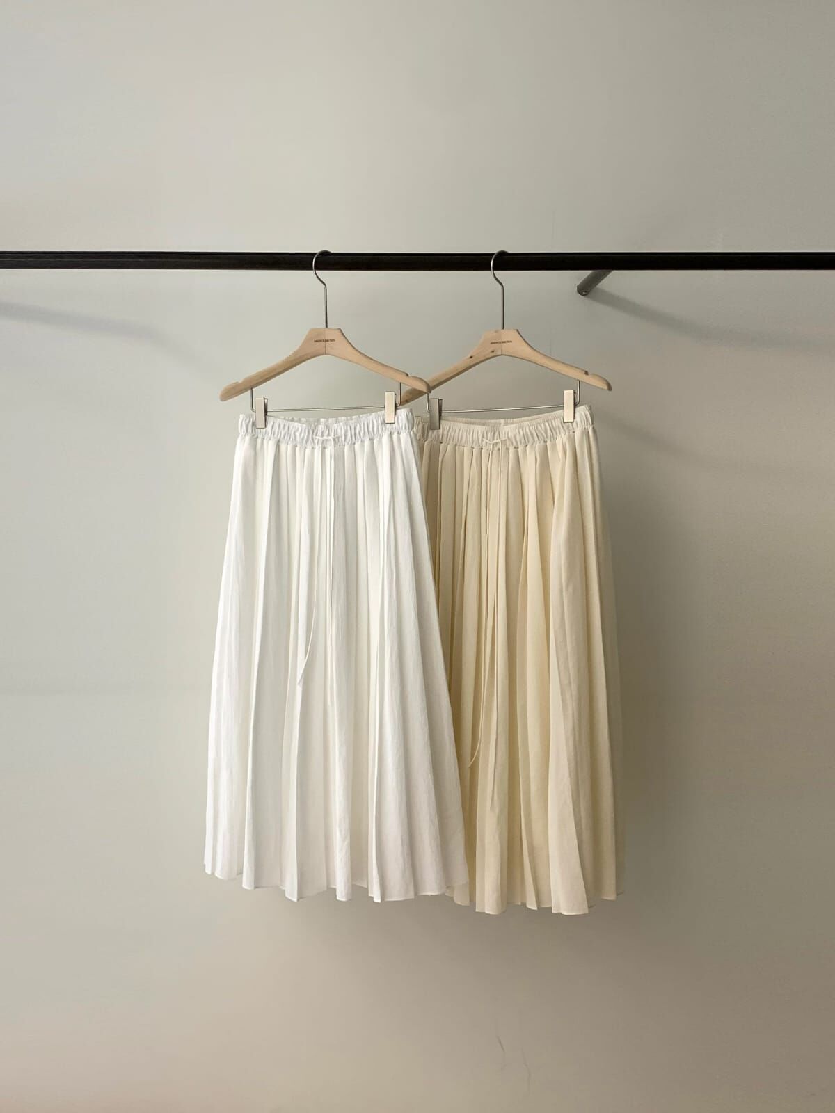 AY6027 抽繩百褶飄逸長裙