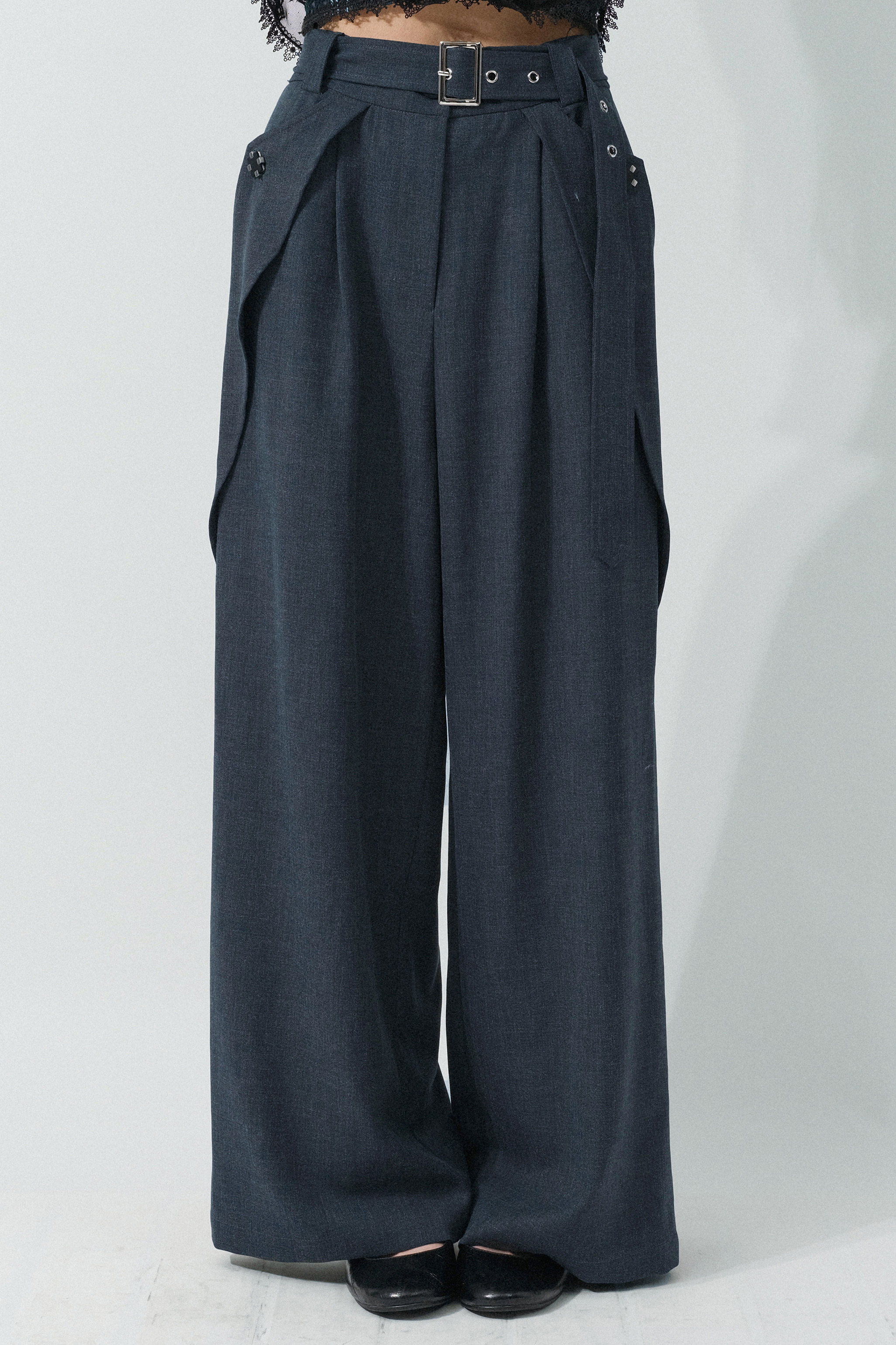 特式鈕扣工字褶闊西褲（預購產品）