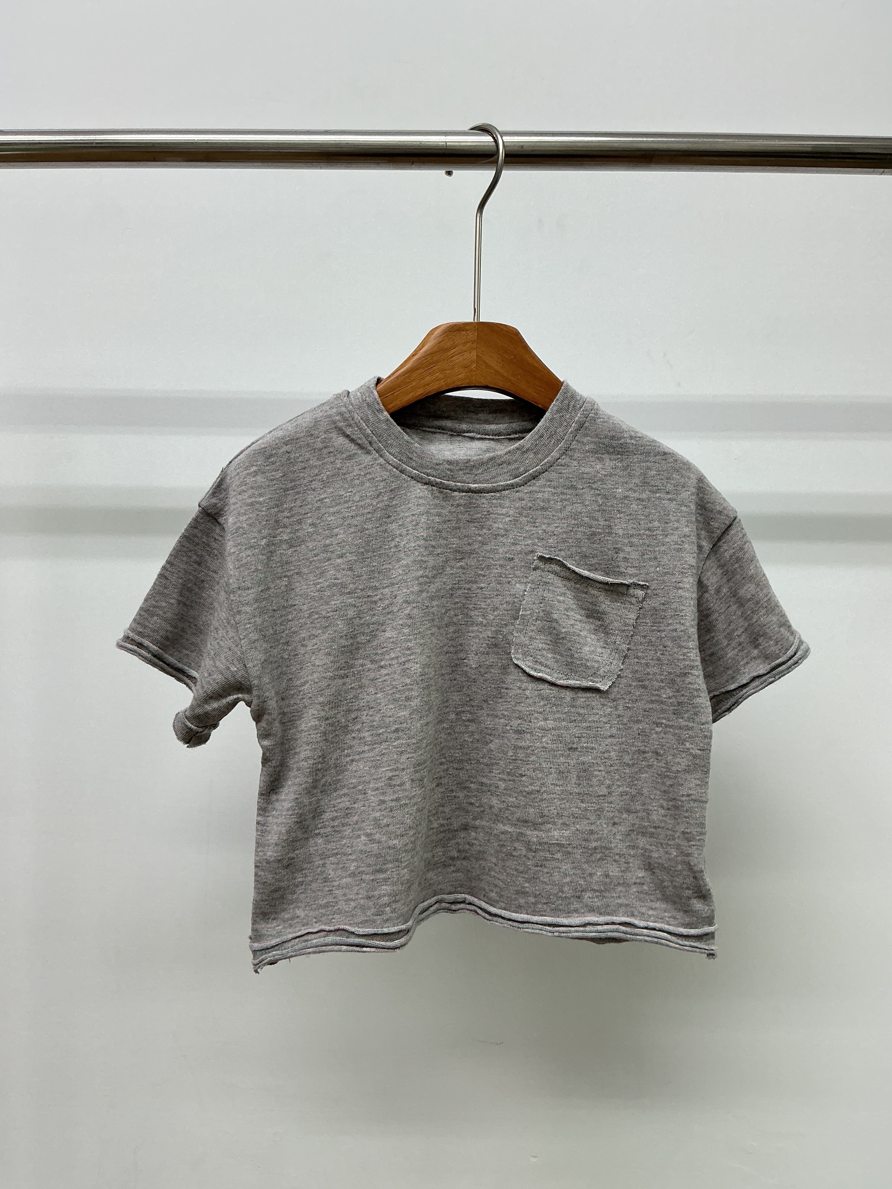 A04581小口袋捲邊上衣