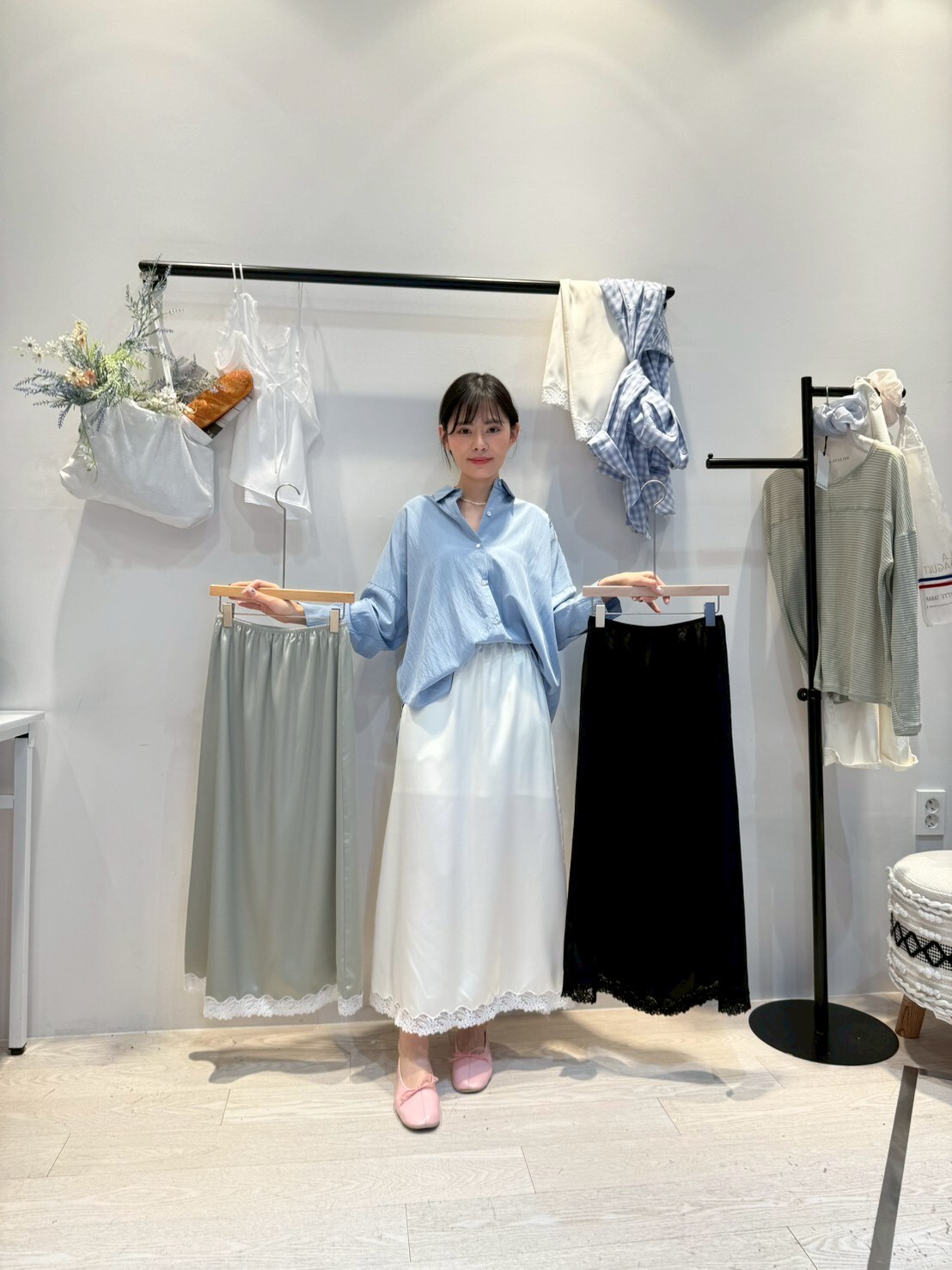 CP6008 下擺蕾絲緞面長裙