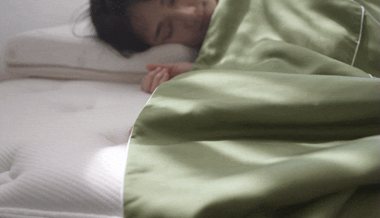 冰絲裸膚涼被貼膚涼感動態展示