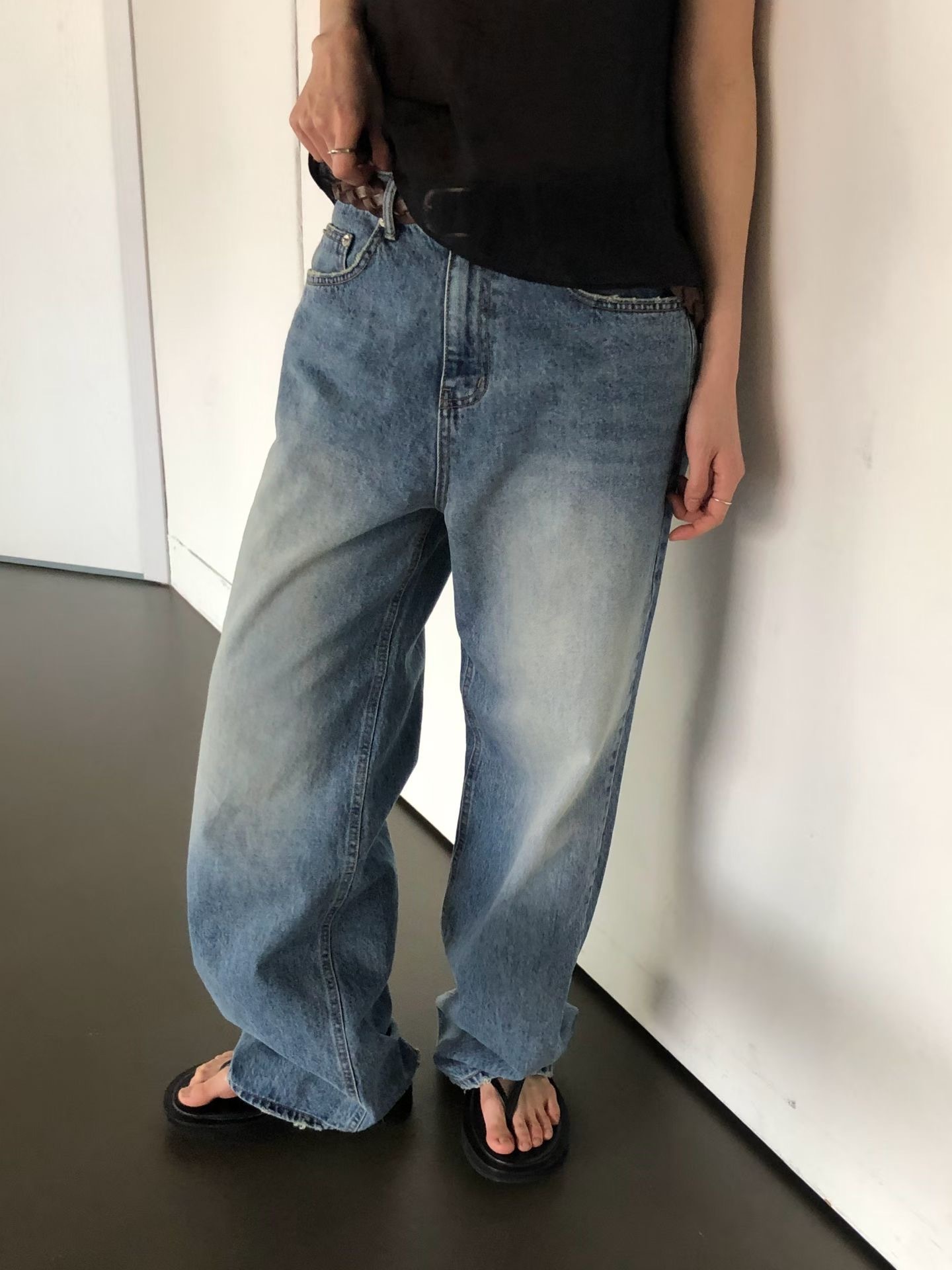 WW2609 洗水直桶牛仔褲