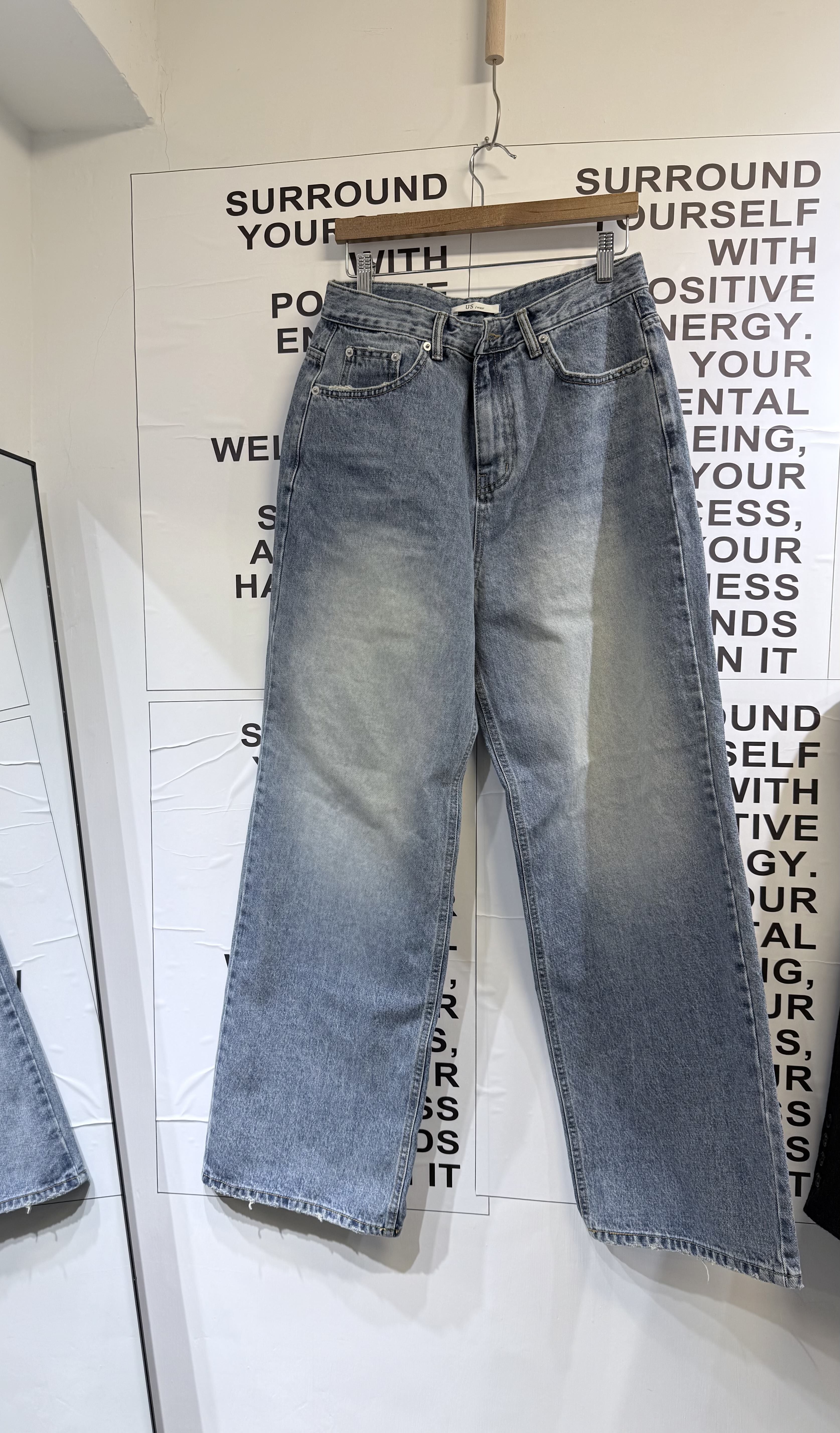 WW2609 洗水直桶牛仔褲