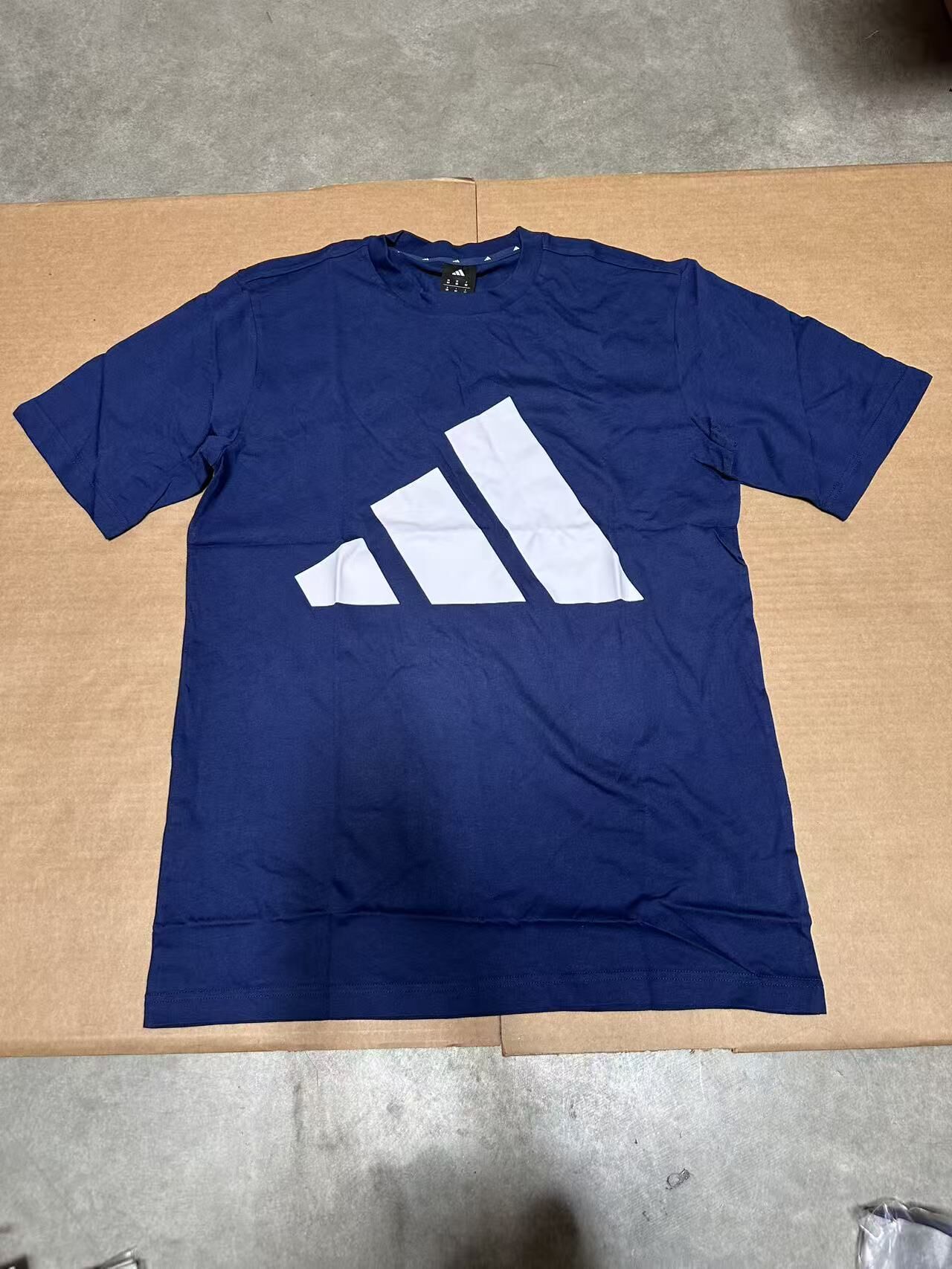 【直播】adidas LX032434 男裝短袖上衣