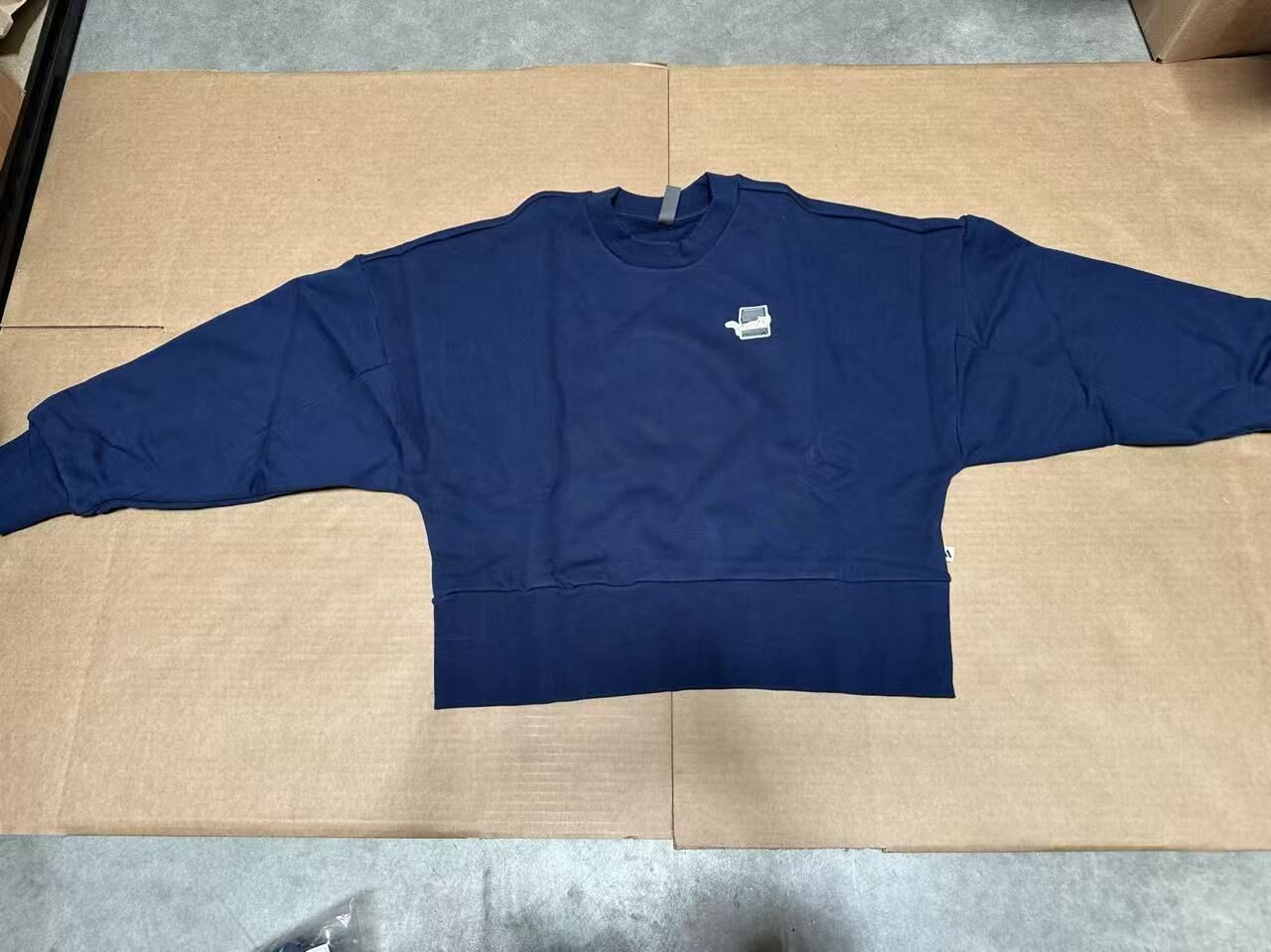 【直播】adidas LX032435 女裝圓領衛衣