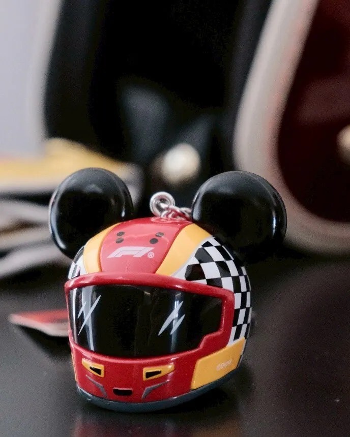 上海限定🏎️ F1 x DISNEY x MINISO 聯名 迪士尼 米奇 頭盔 安全帽 吊飾