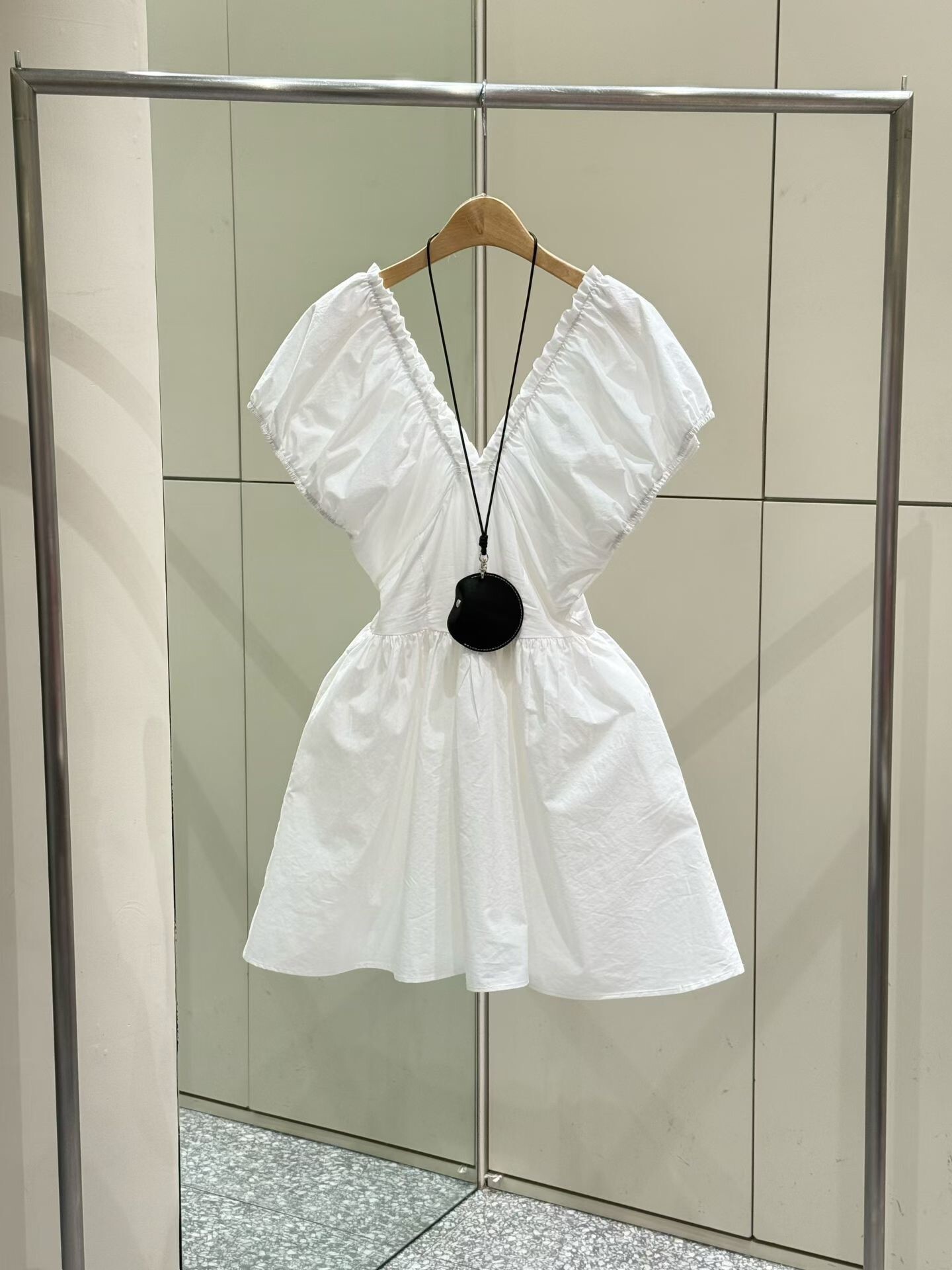 前後V領收腰短洋