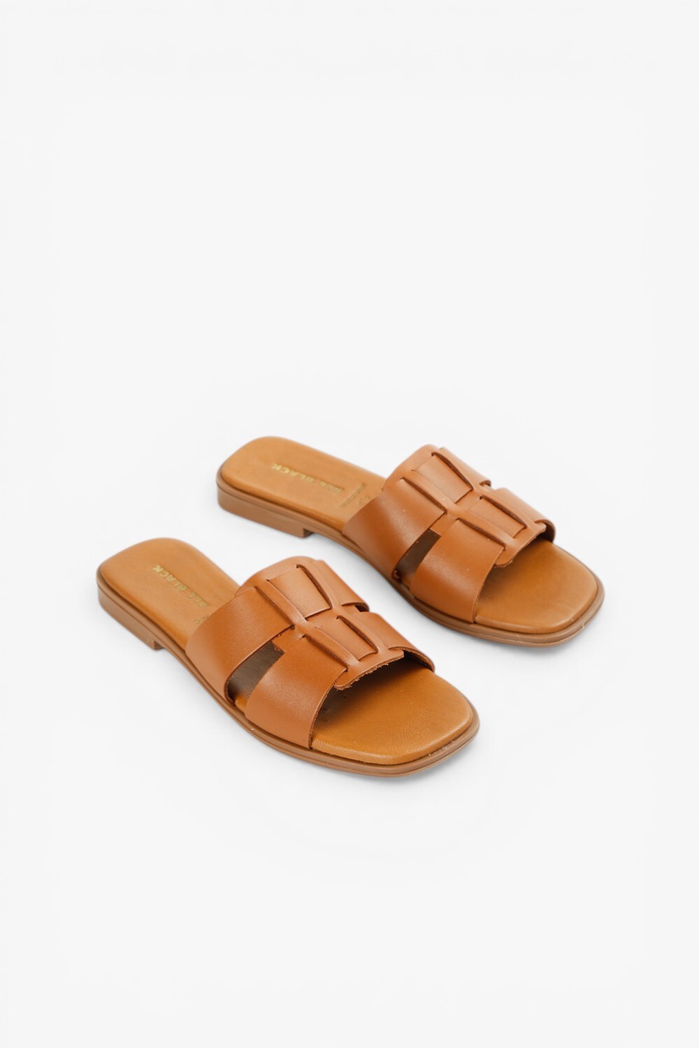 Dora 西班牙製真皮涼鞋