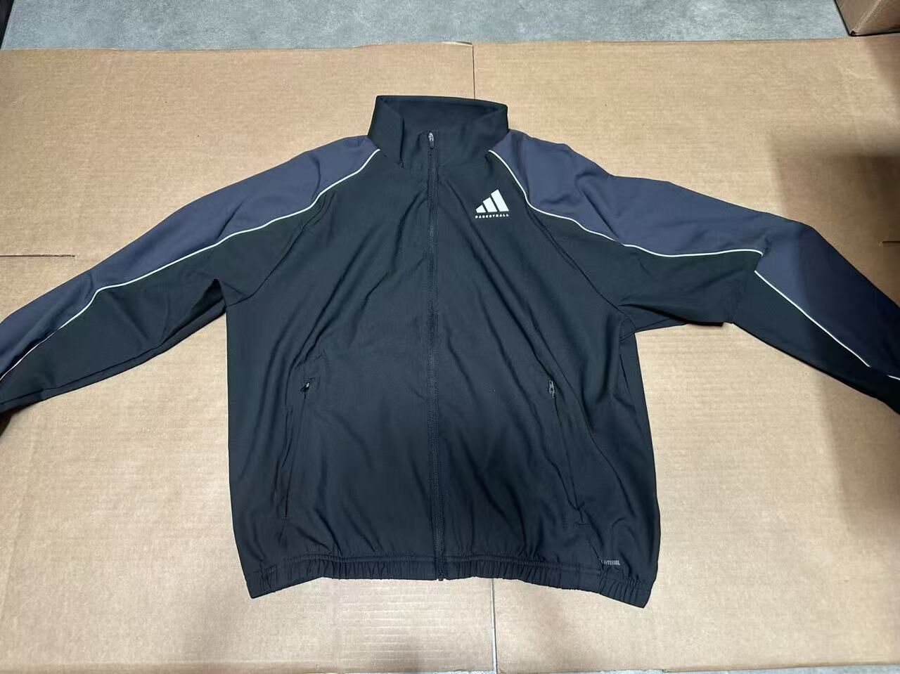 【直播】adidas LX032455 男裝運動外套