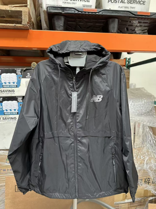 【直播】New Balance LX0324800 外套