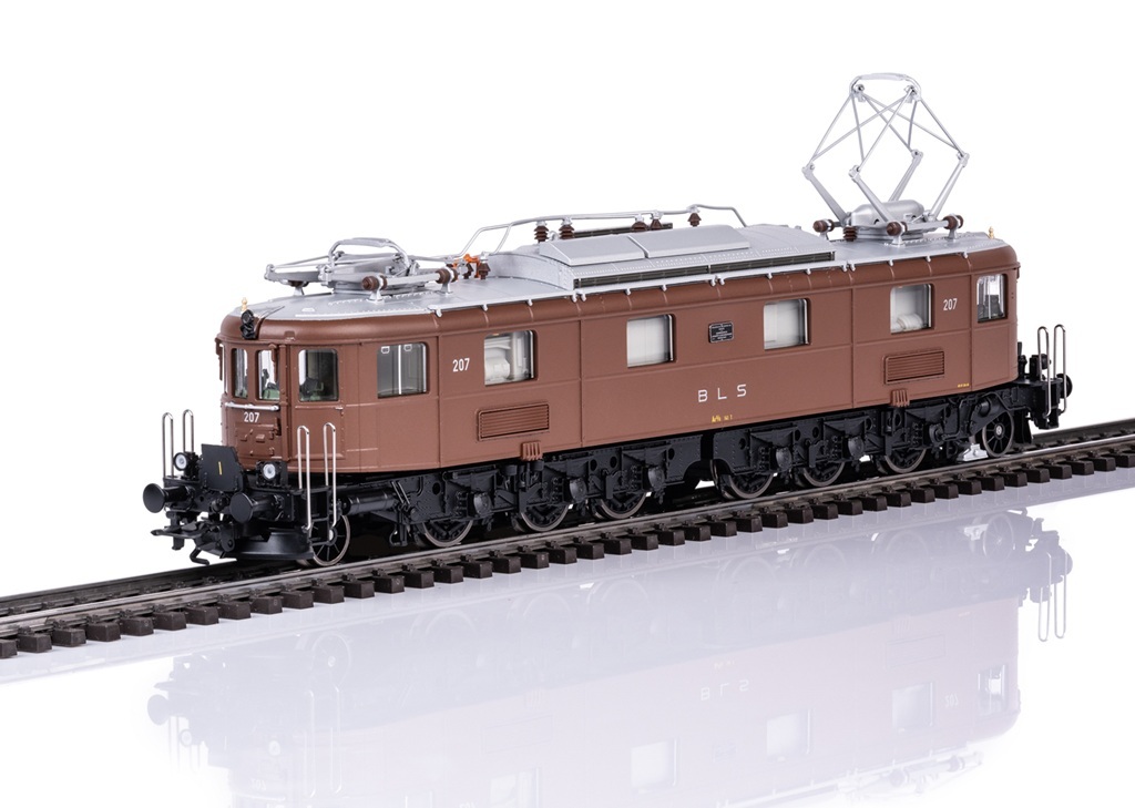 Trix 25680 HO Scale Class Ae 6/8 Electric Locomotive