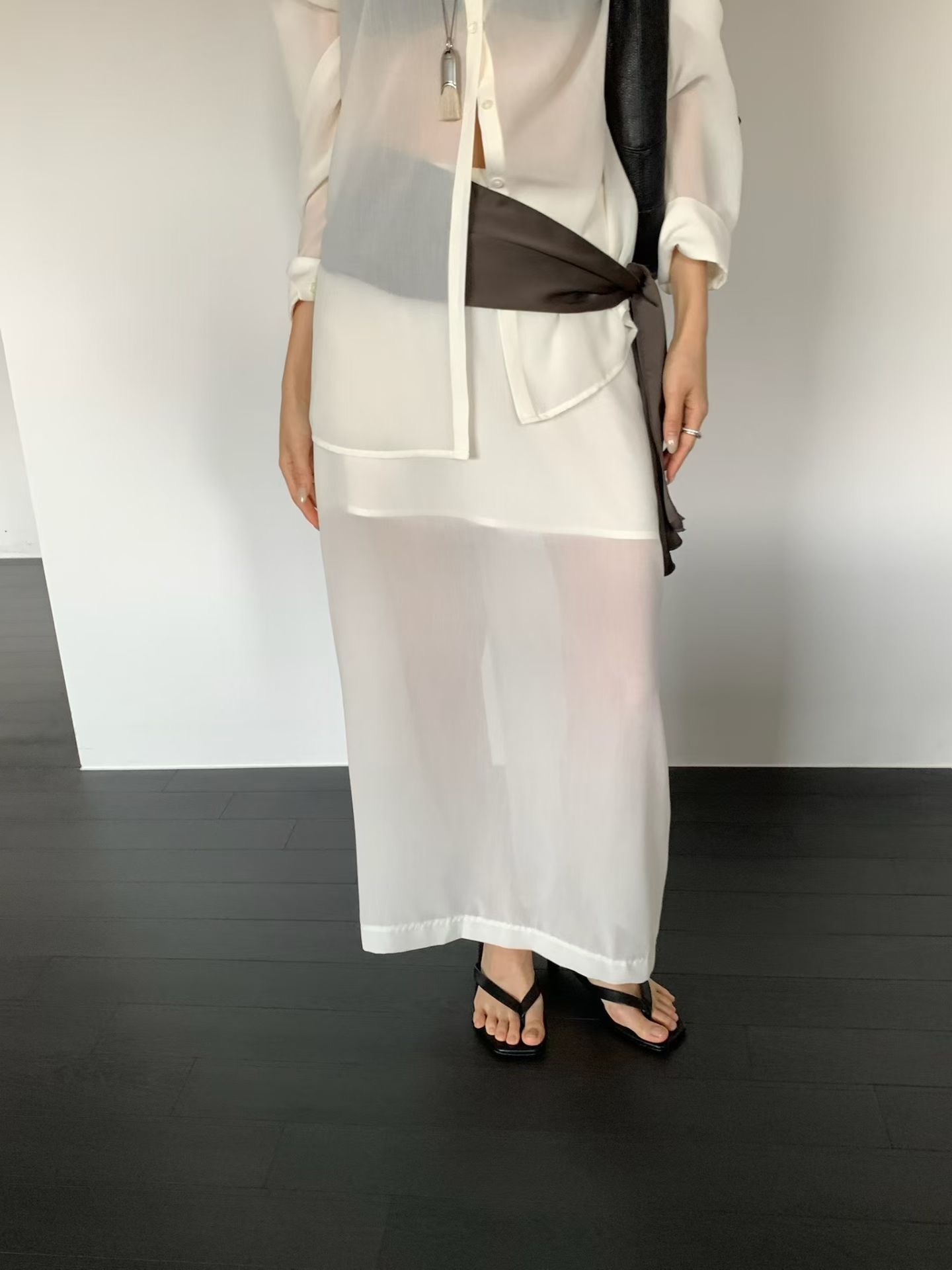 F13-雪紡紗透視感半裙(奶油白/霧灰)