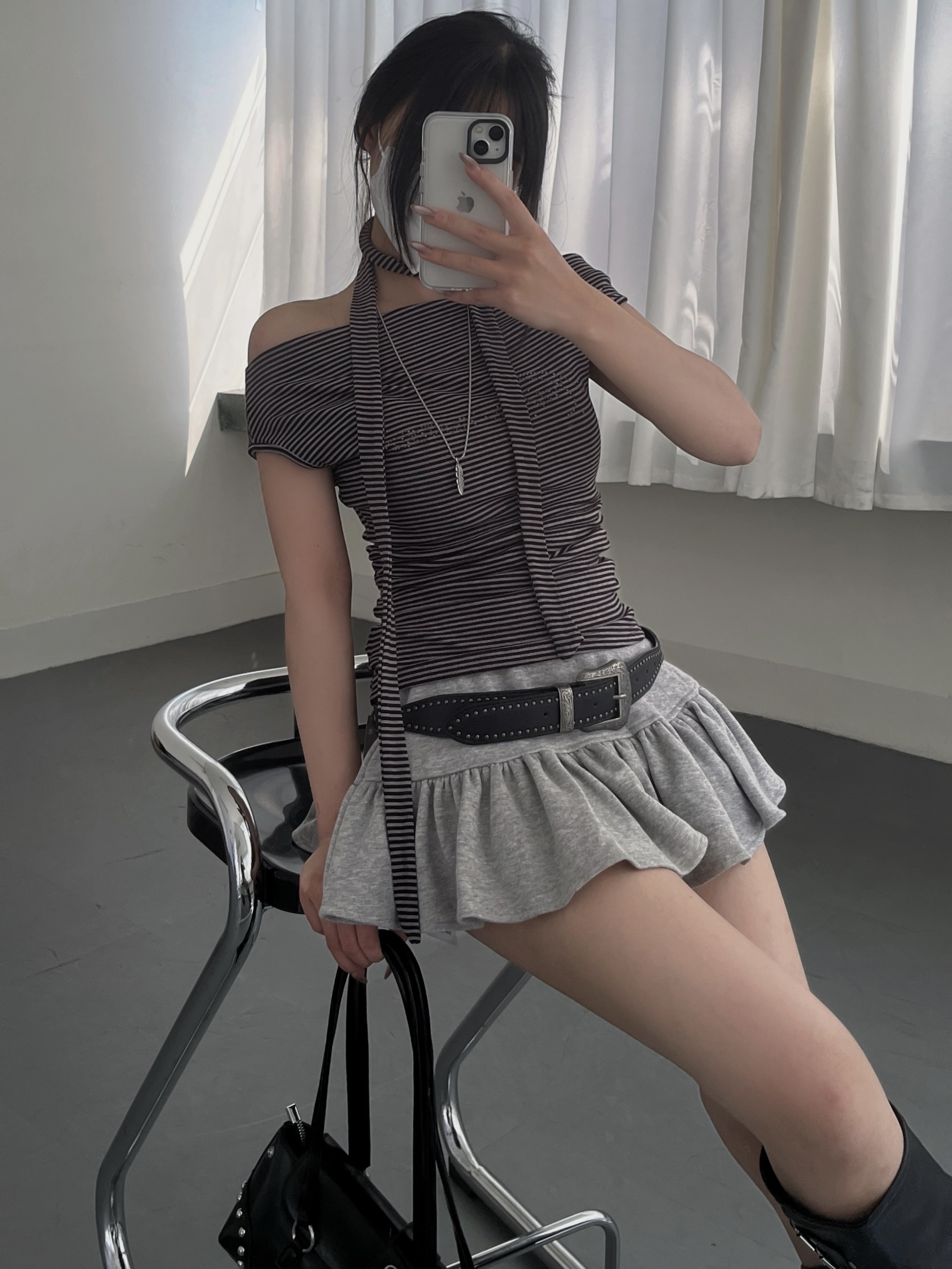 垂領細條紋繞脖上衣