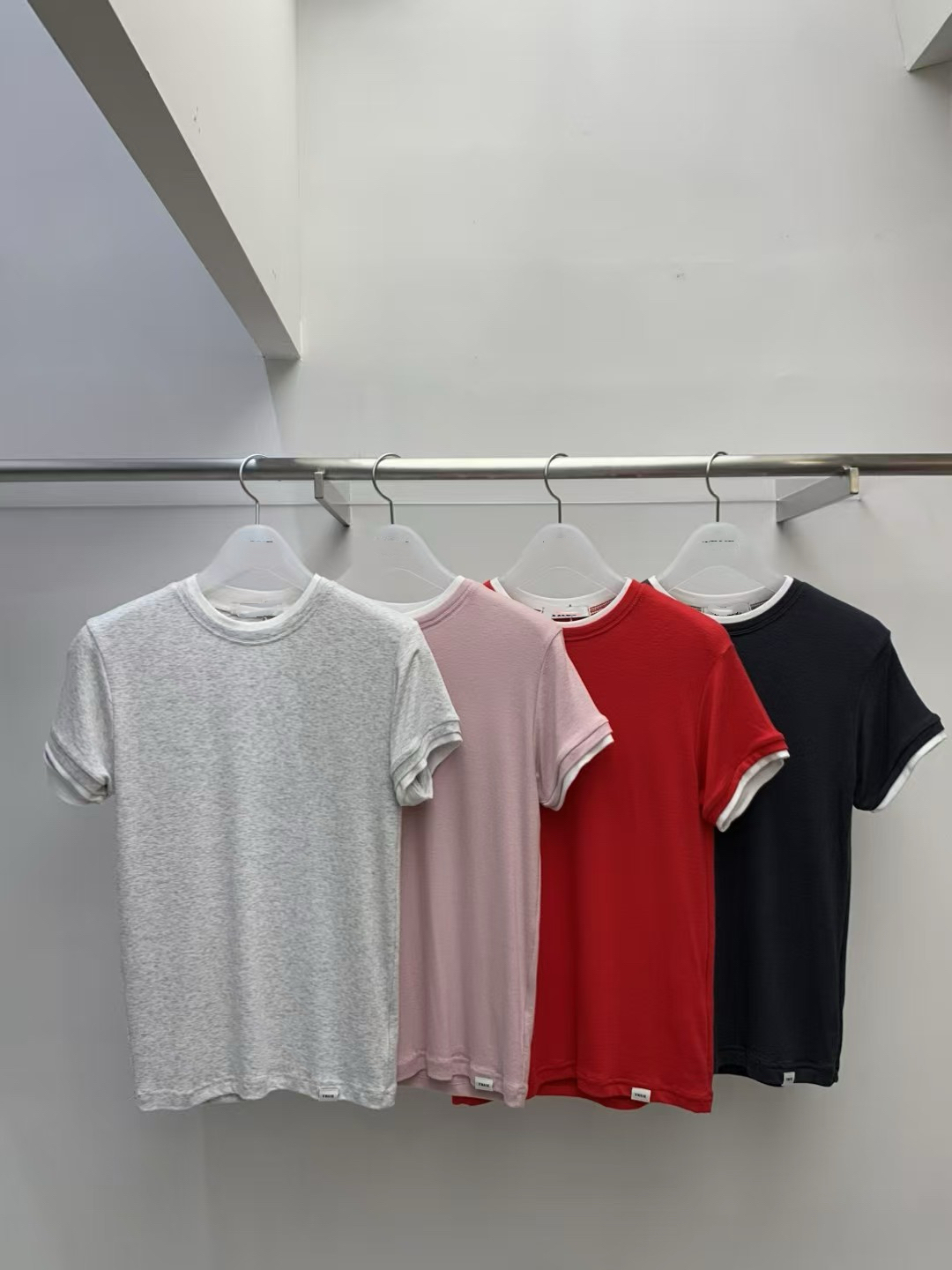 E05-彈性棉撞色百搭tee(4色)