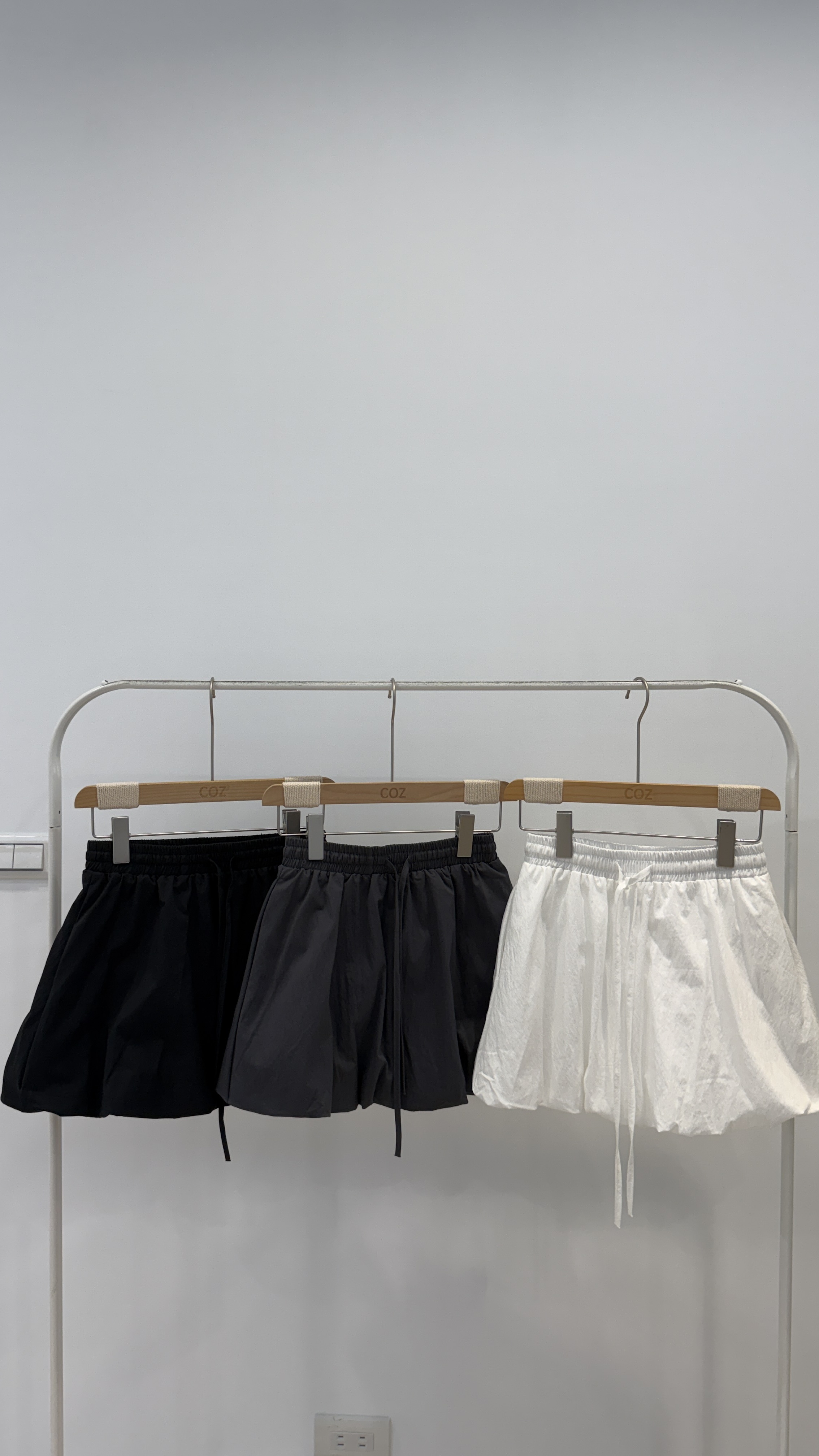 誰穿都瘦都漂亮的綁帶泡芙短裙 F size _8919