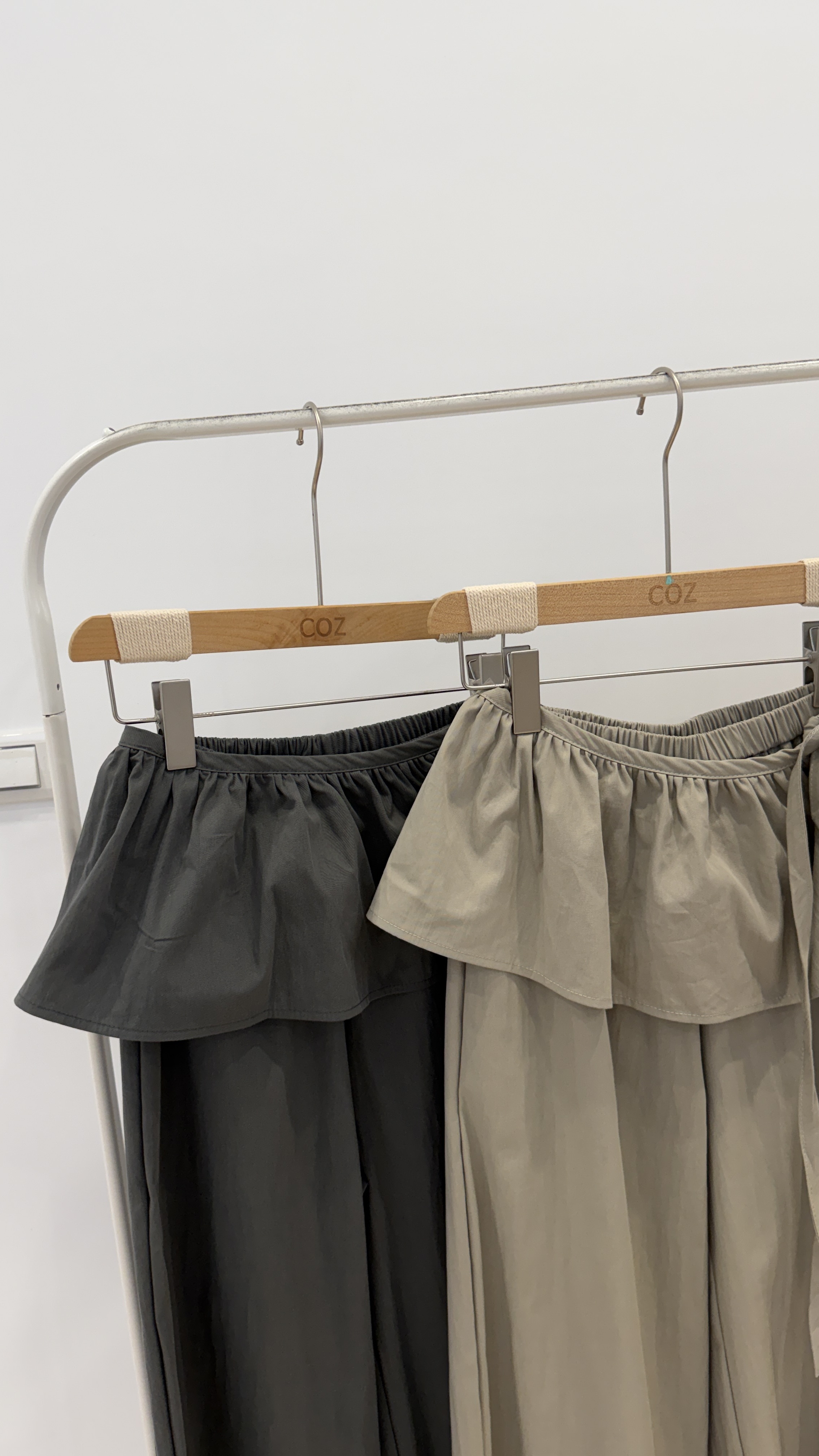 (1+1) 可愛屁簾+97cm刷刷軟布休閒直筒褲F size _W0193