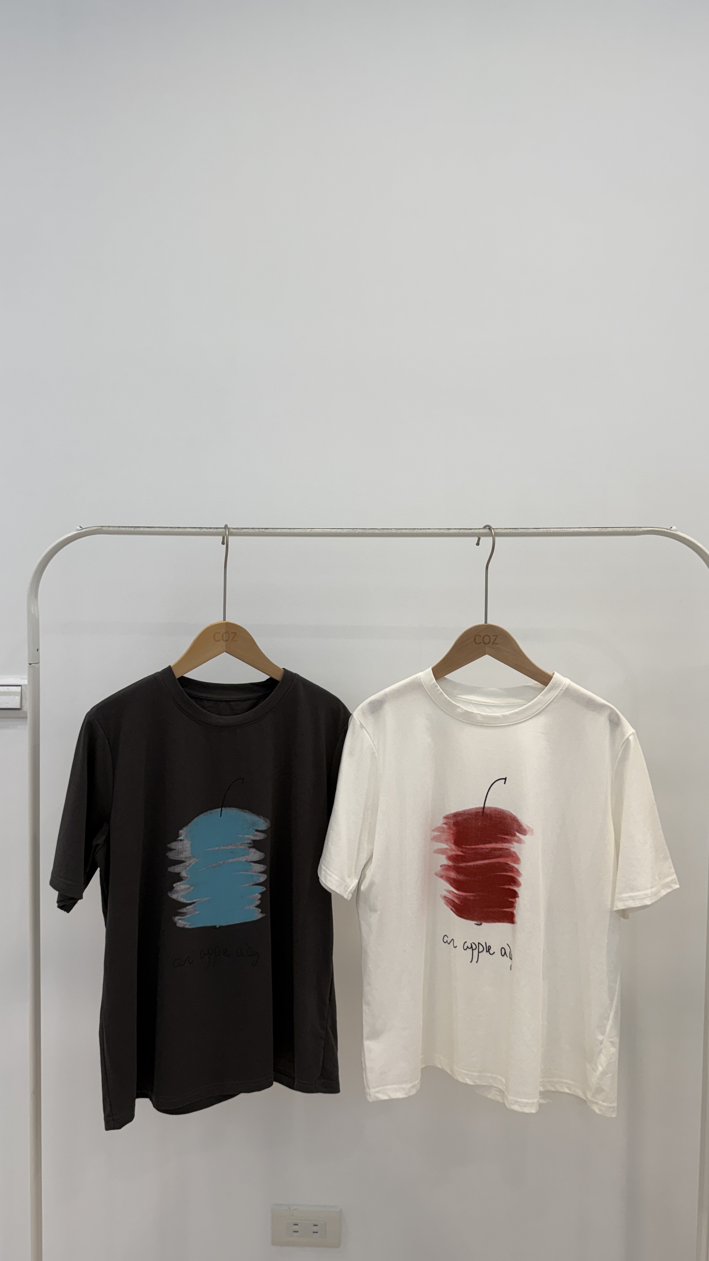 有點韓的手刷蘋果Tee (中版) _809