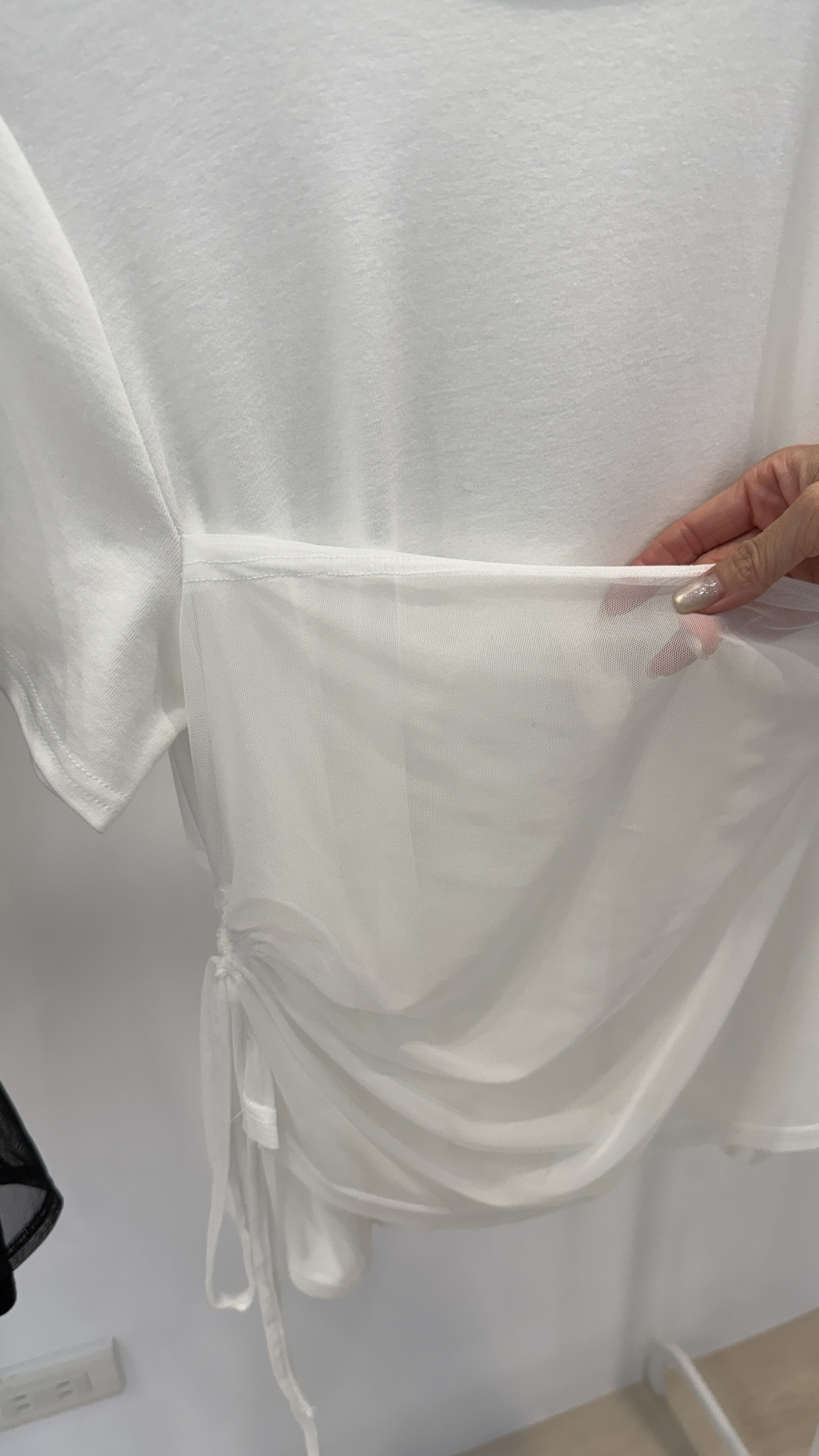 超美膩的仙女側綁帶拼紗Tee _2878