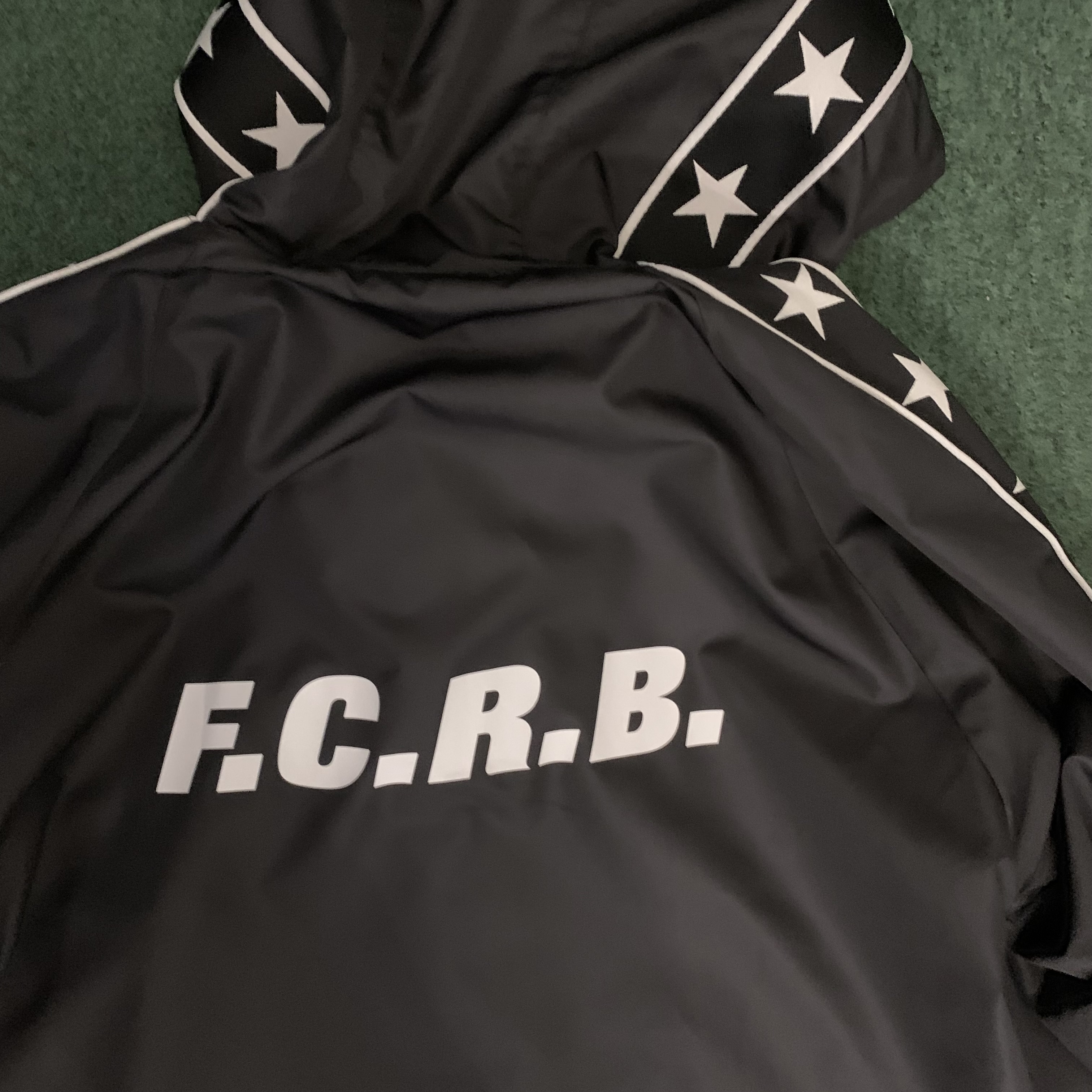 LAST SALE : SOPH FCRB STAR LINE HOOD LONG COACH JACKET - BLACK IN STOCK NOW (現貨發售中)