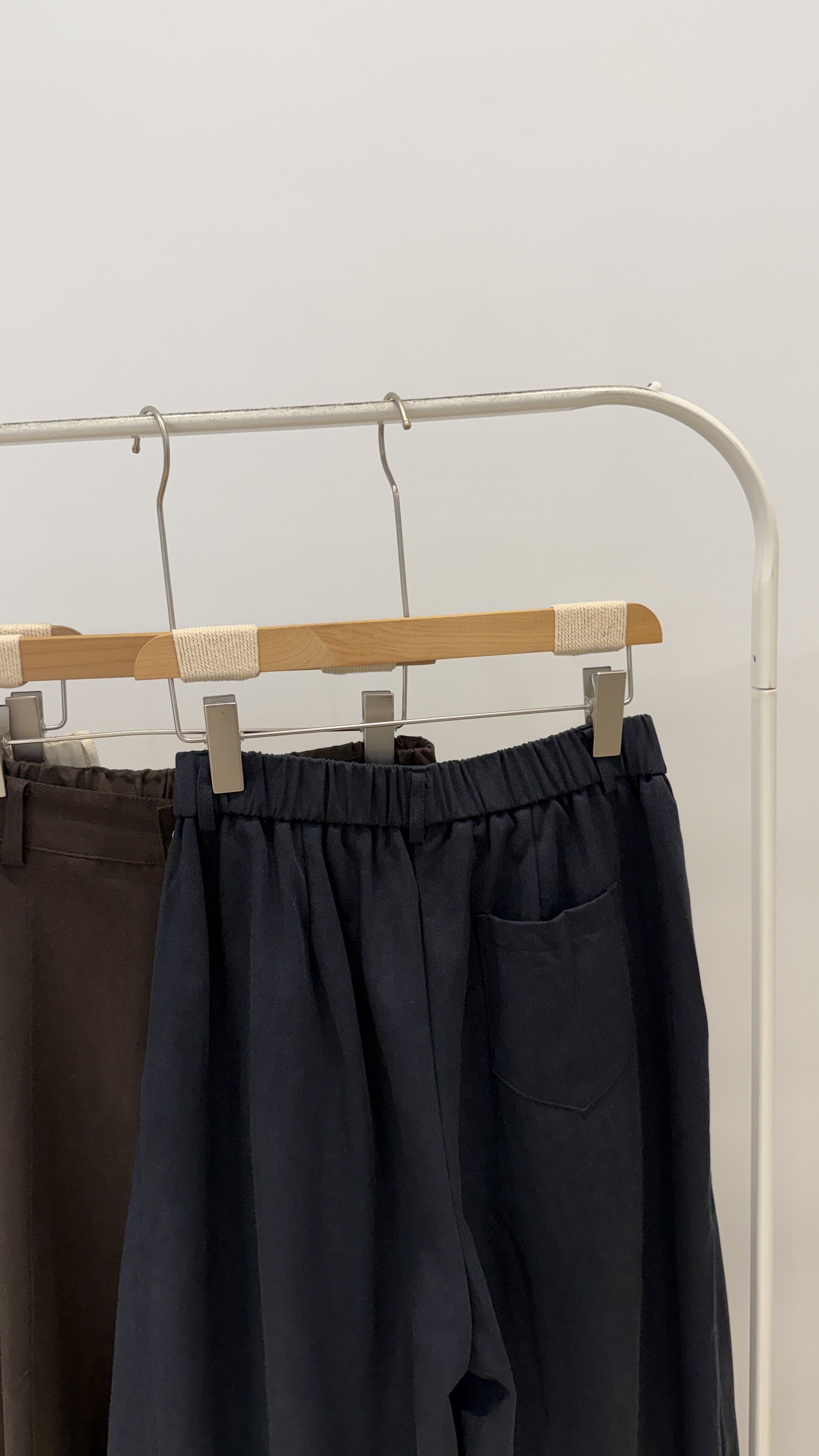 (熱賣回歸) 任何身型穿都好看的106cm挺版西料繭型彎刀褲 F size _72313