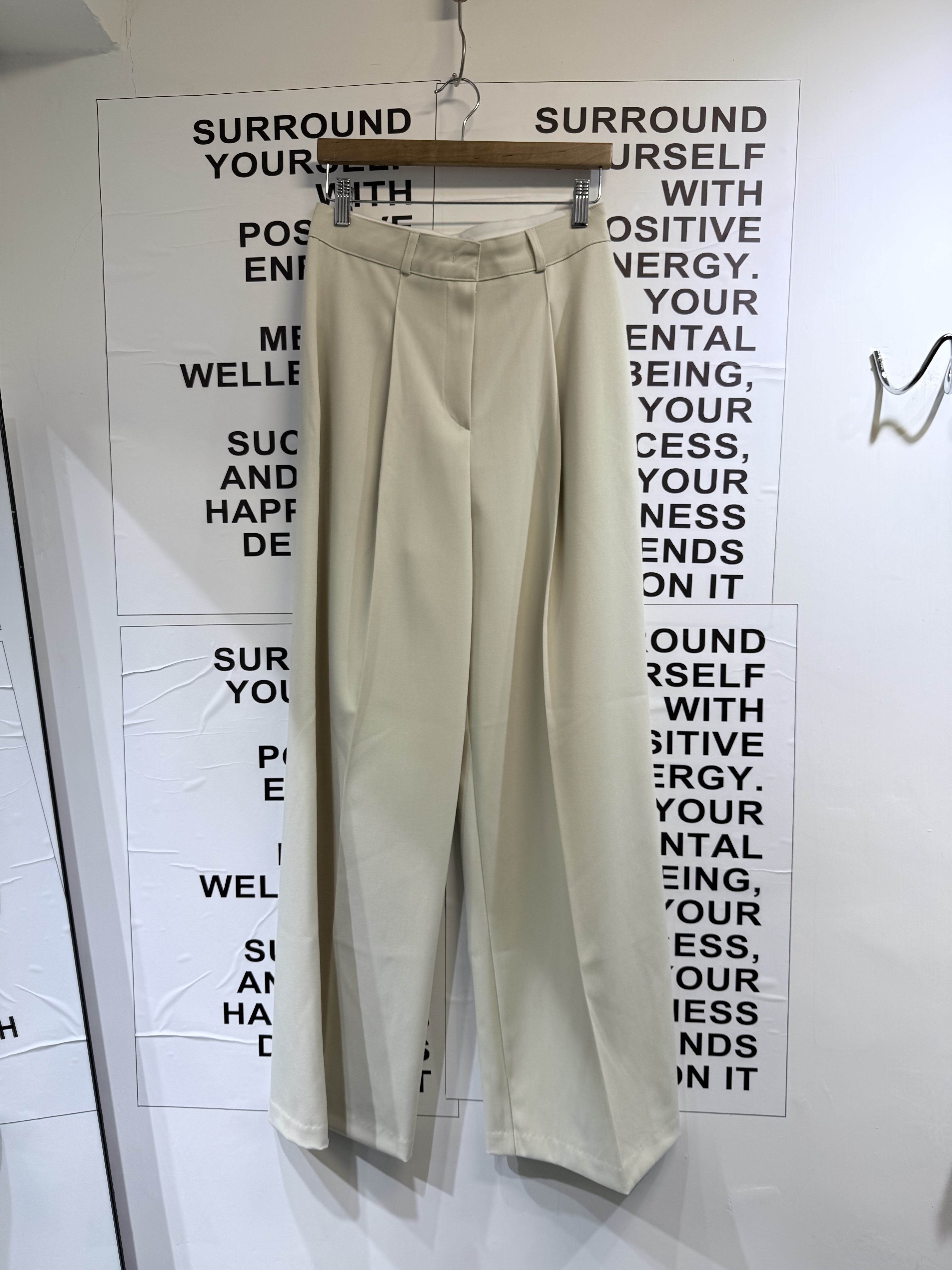WW2614 Classic Cut Pants