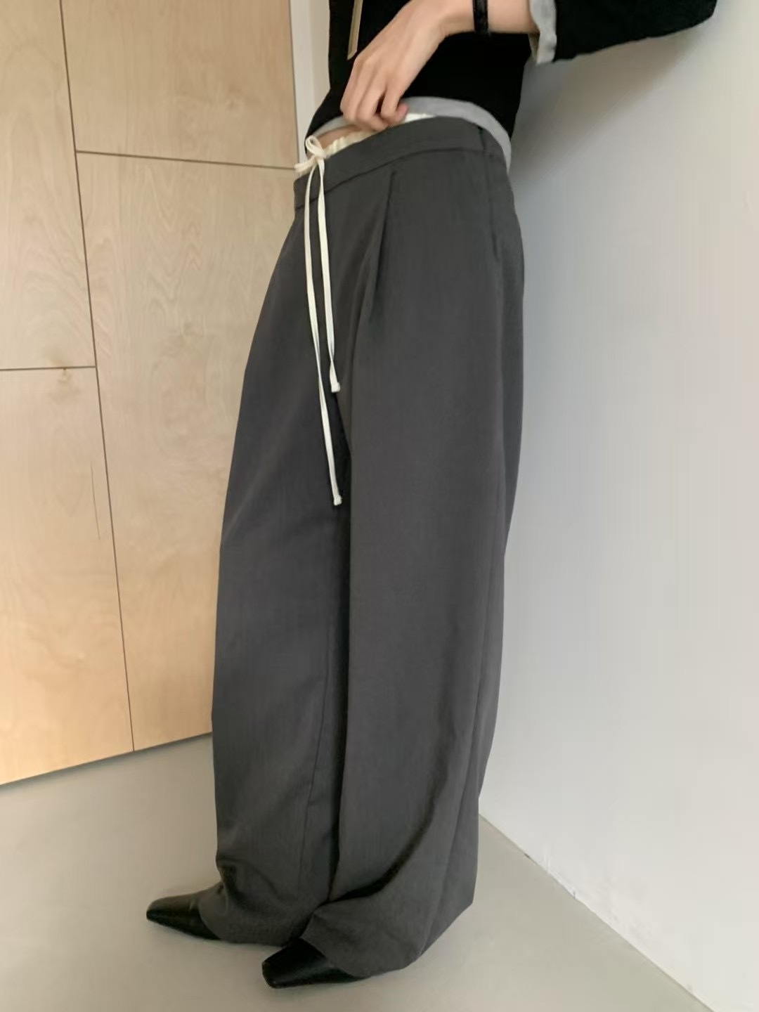 E11-多一節時髦褲頭高腰寬直筒褲(灰/黑)
