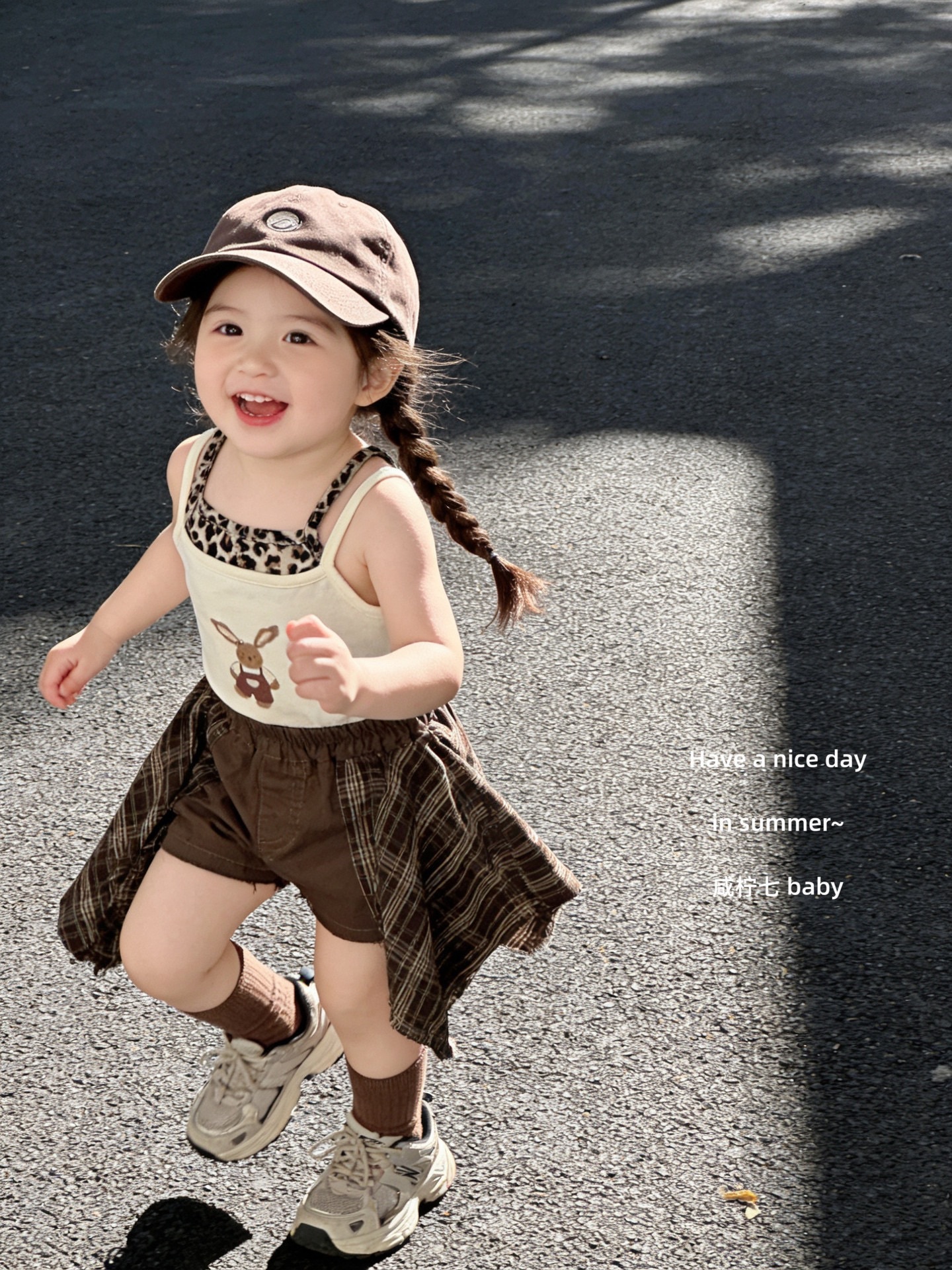 咖色豹紋背心+格子屁簾短褲