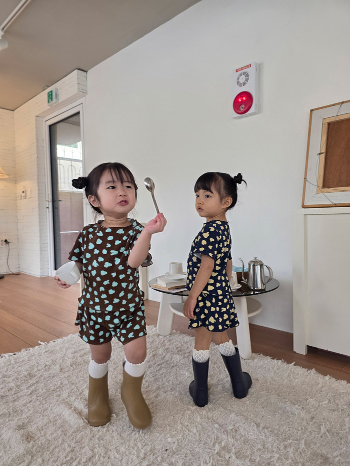 正韓夏COLOR 直條小愛心套裝