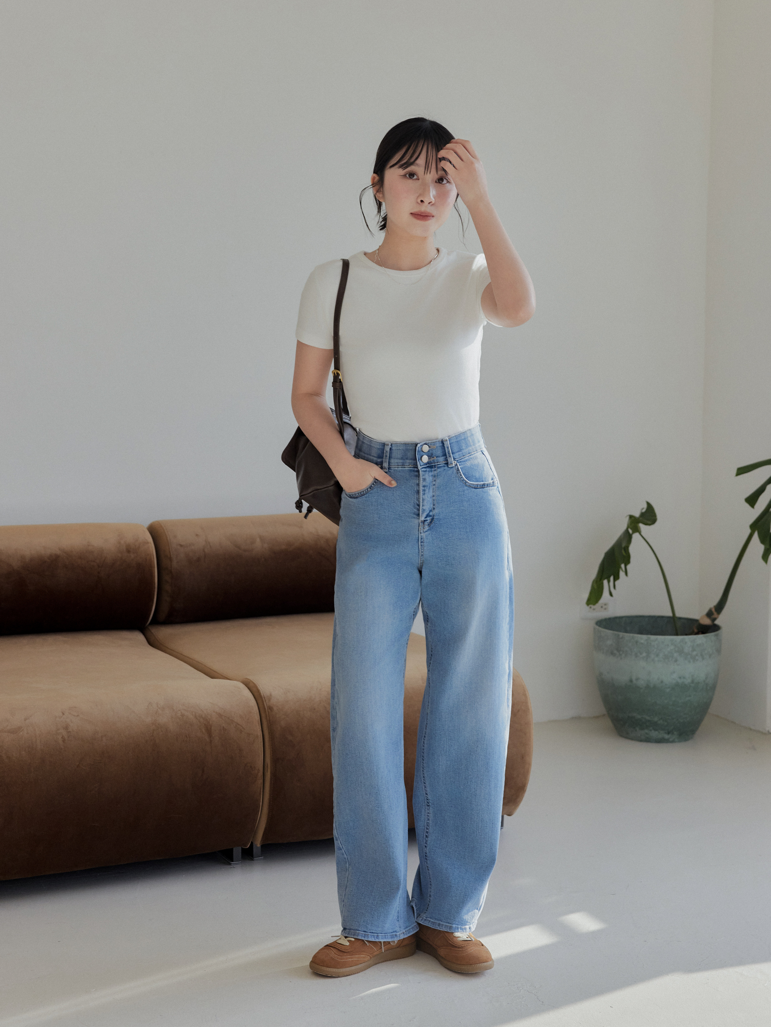 高腰雙釦顯瘦小彎刀牛仔褲